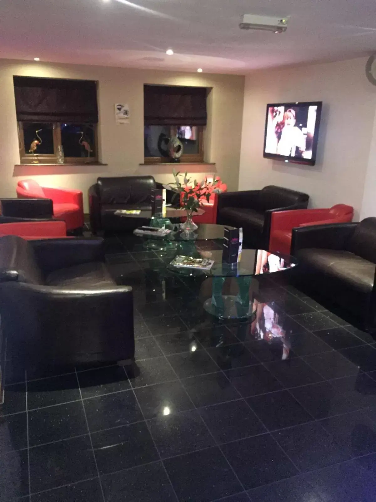 Communal lounge/ TV room, Lounge/Bar in Ashiana