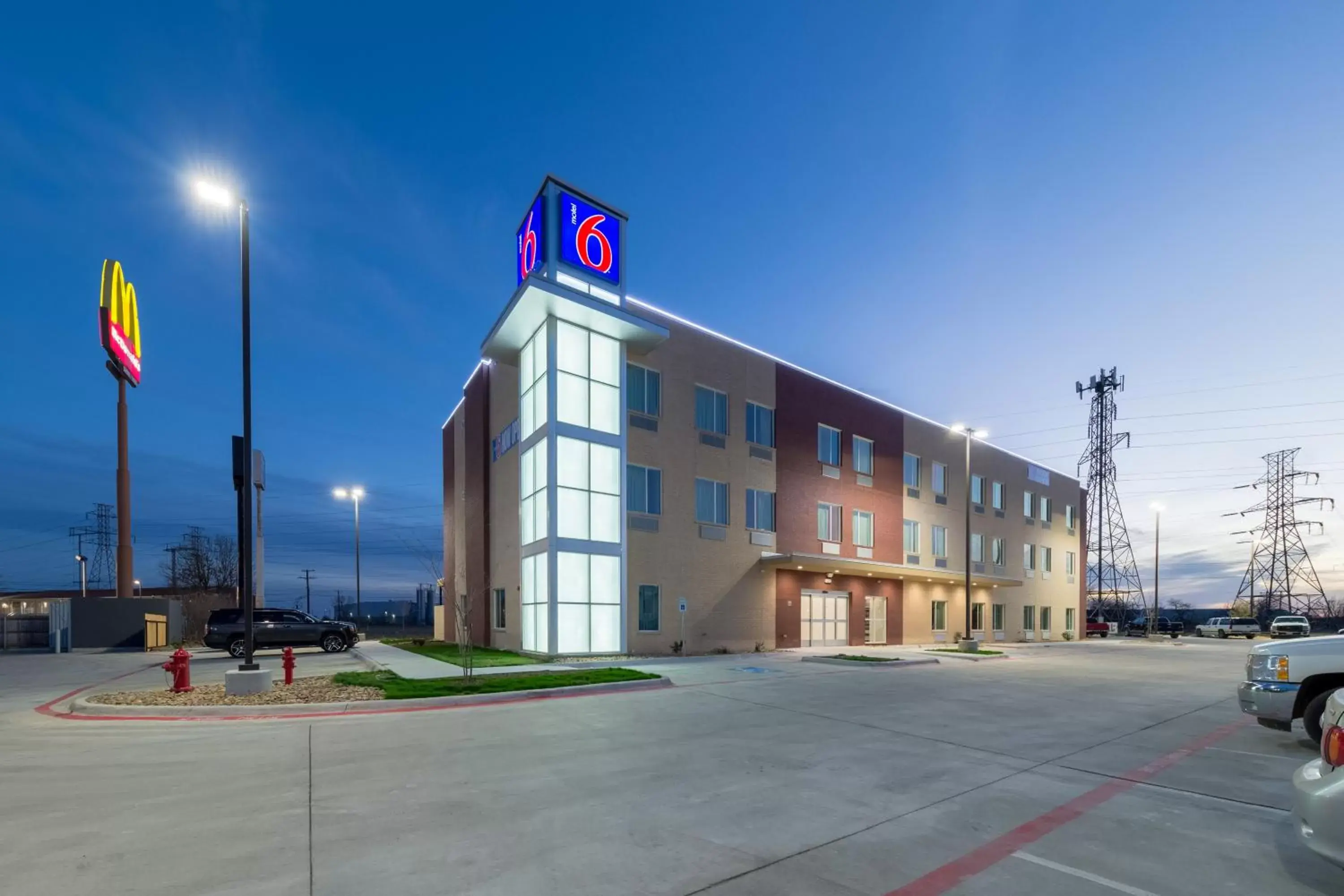 Facade/entrance, Property Building in Motel 6 Fort Worth, TX - North - Saginaw