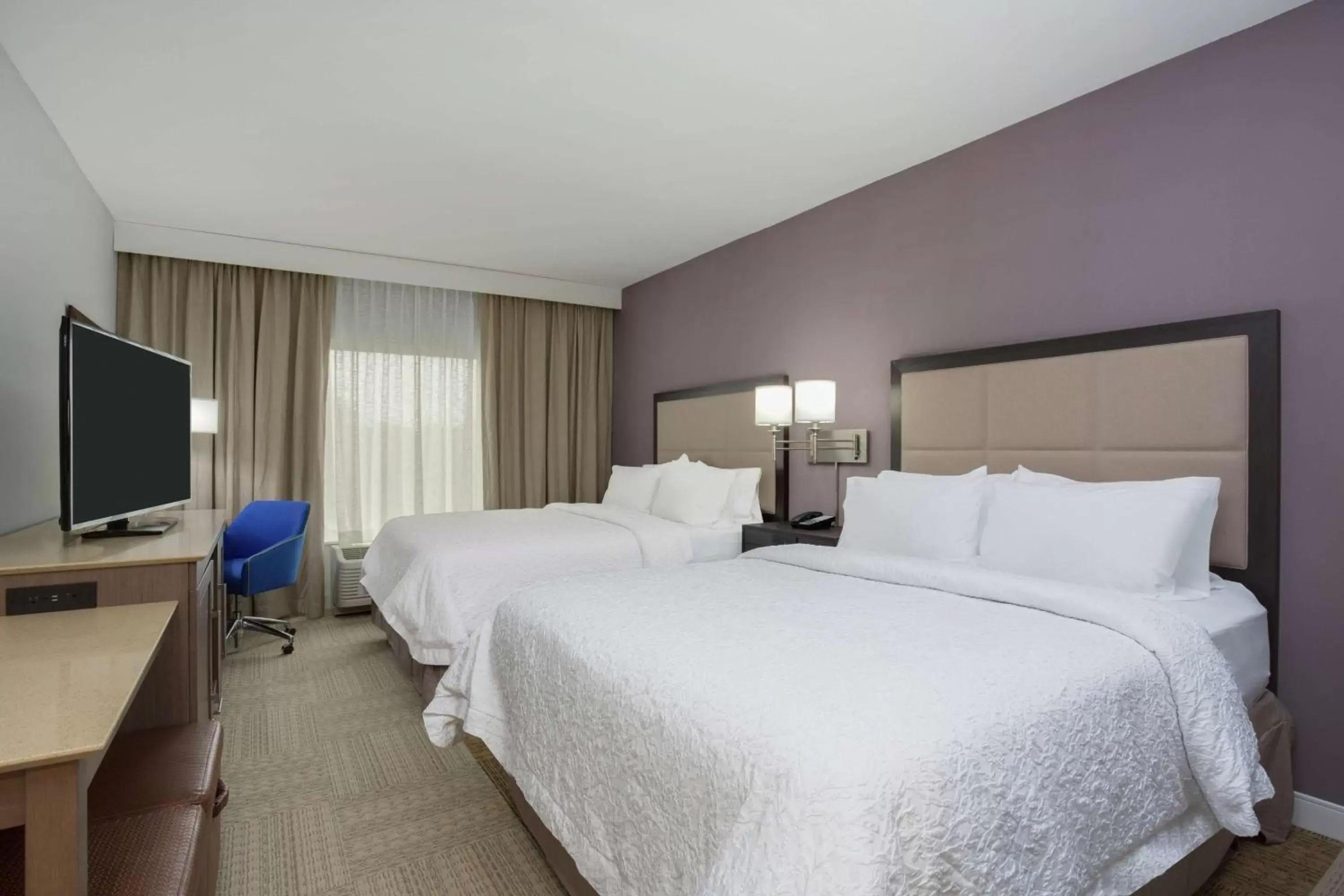 Bedroom, Bed in Hampton Inn and Suites Jacksonville/Orange Park, FL