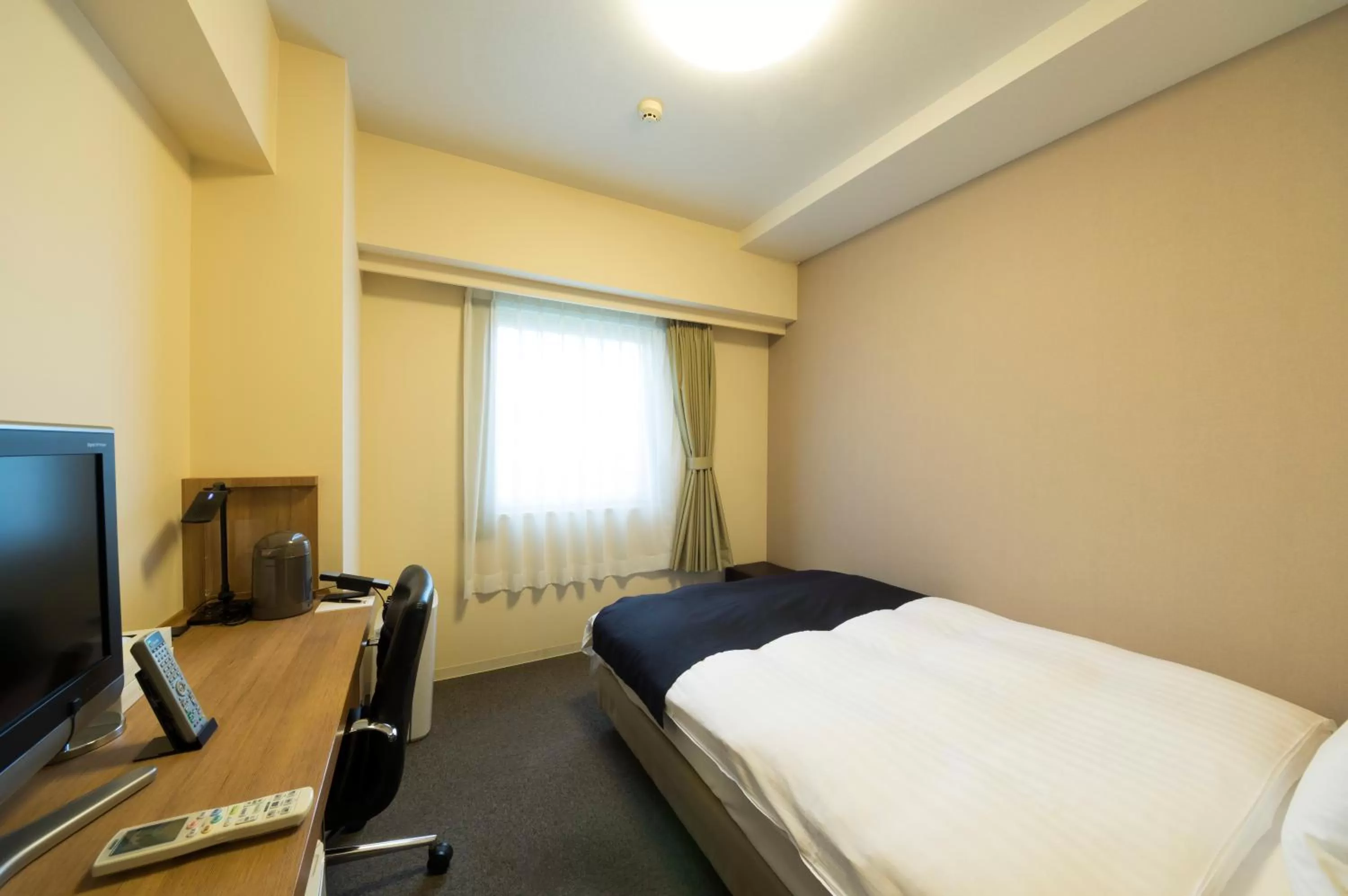 No-Cleaning-Service - Double Room with Small Double Bed - Non-Smoking in Dormy Inn Express Mikawaanjo