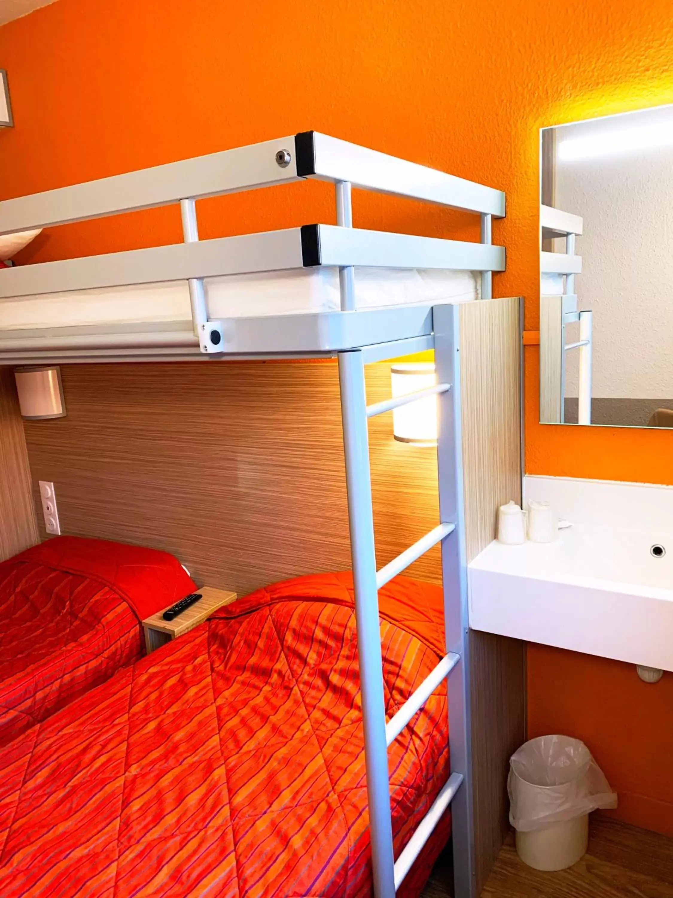 Bunk Bed in Premiere Classe Arras - Tilloy Les Mofflaine