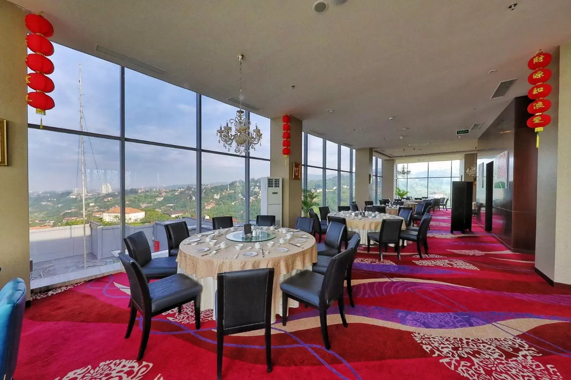 Restaurant/places to eat in InterContinental Bandung Dago Pakar by IHG Restaurant/places to eat in InterContinental Bandung Dago Pakar by IHG