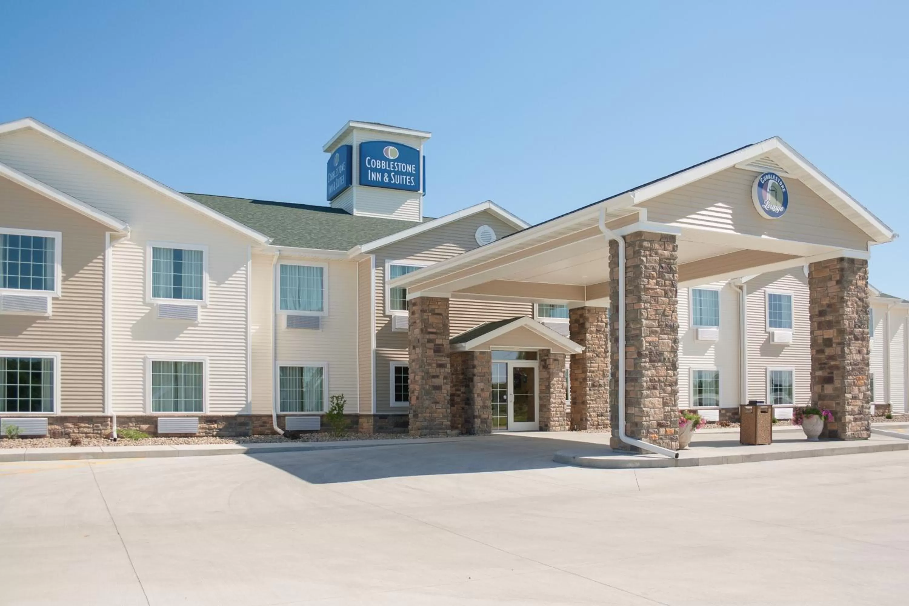 Facade/entrance in Cobblestone Inn & Suites - Brookville