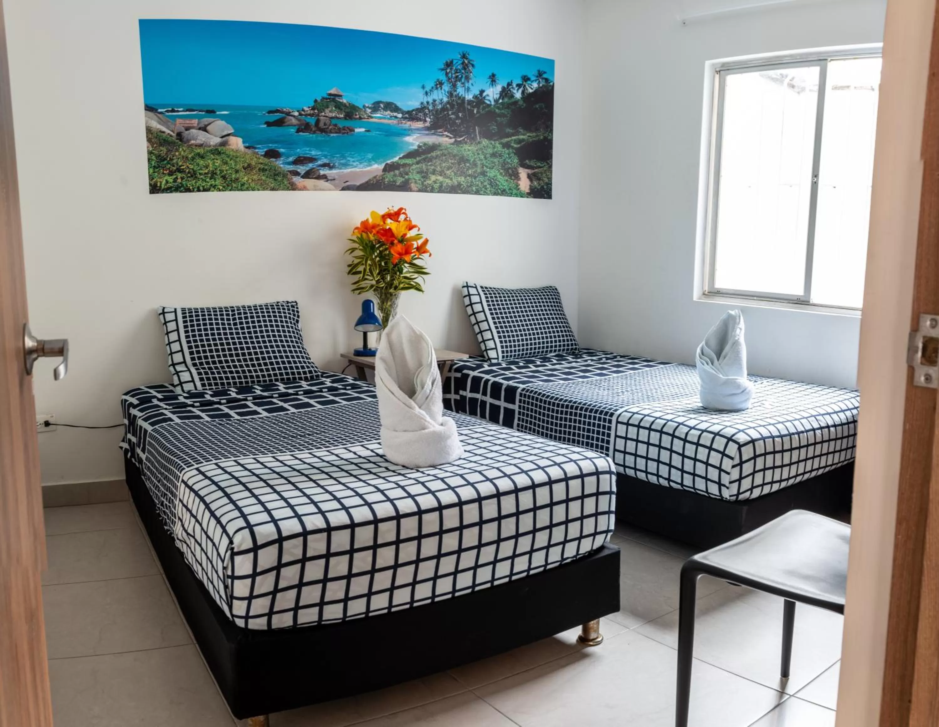 Twin Room with Private Bathroom in Air Guest House