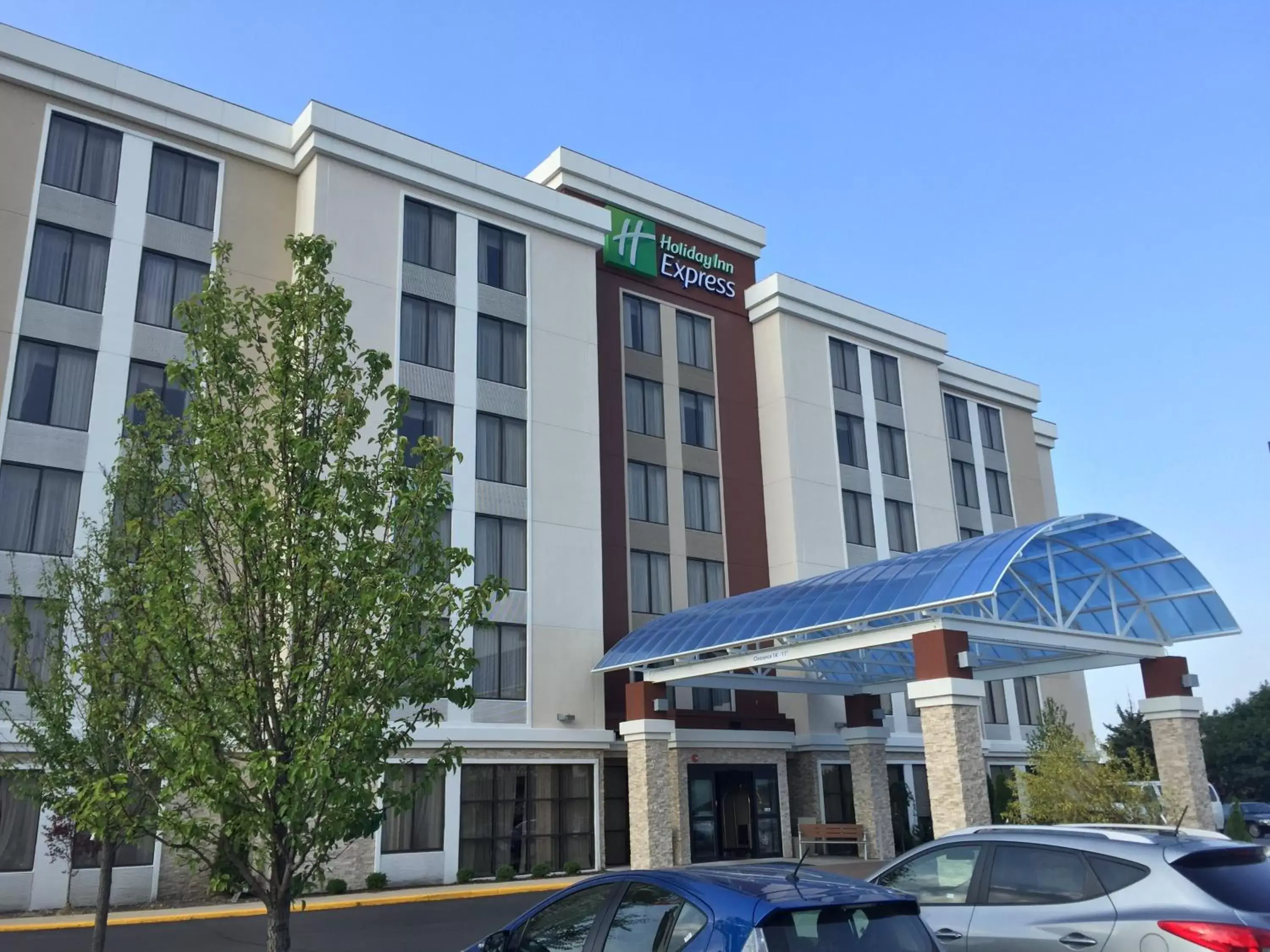 Property Building in Holiday Inn Express Chicago NW - Arlington Heights, an IHG Hotel