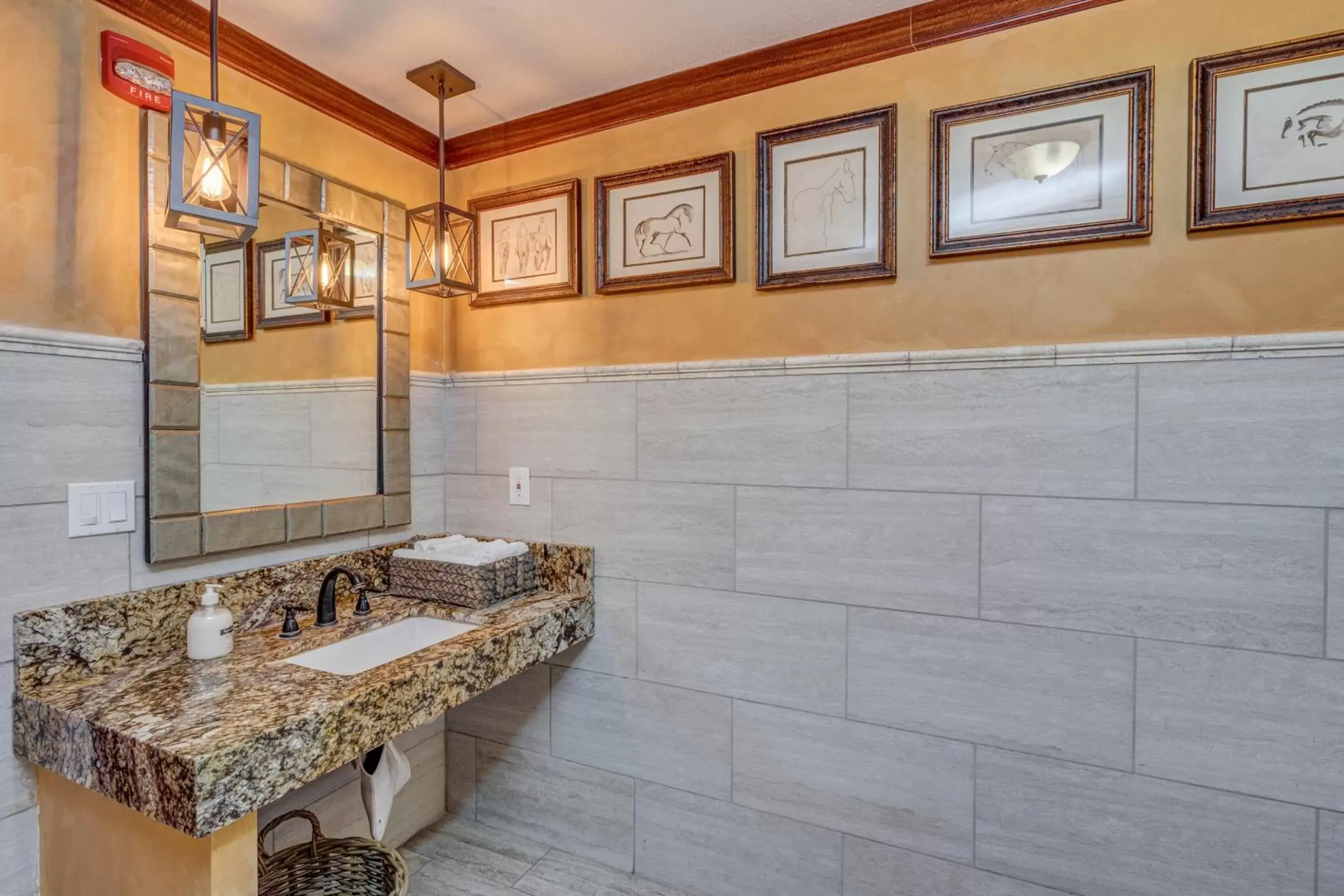 Bathroom in Sierra Suites Boutique Hotel