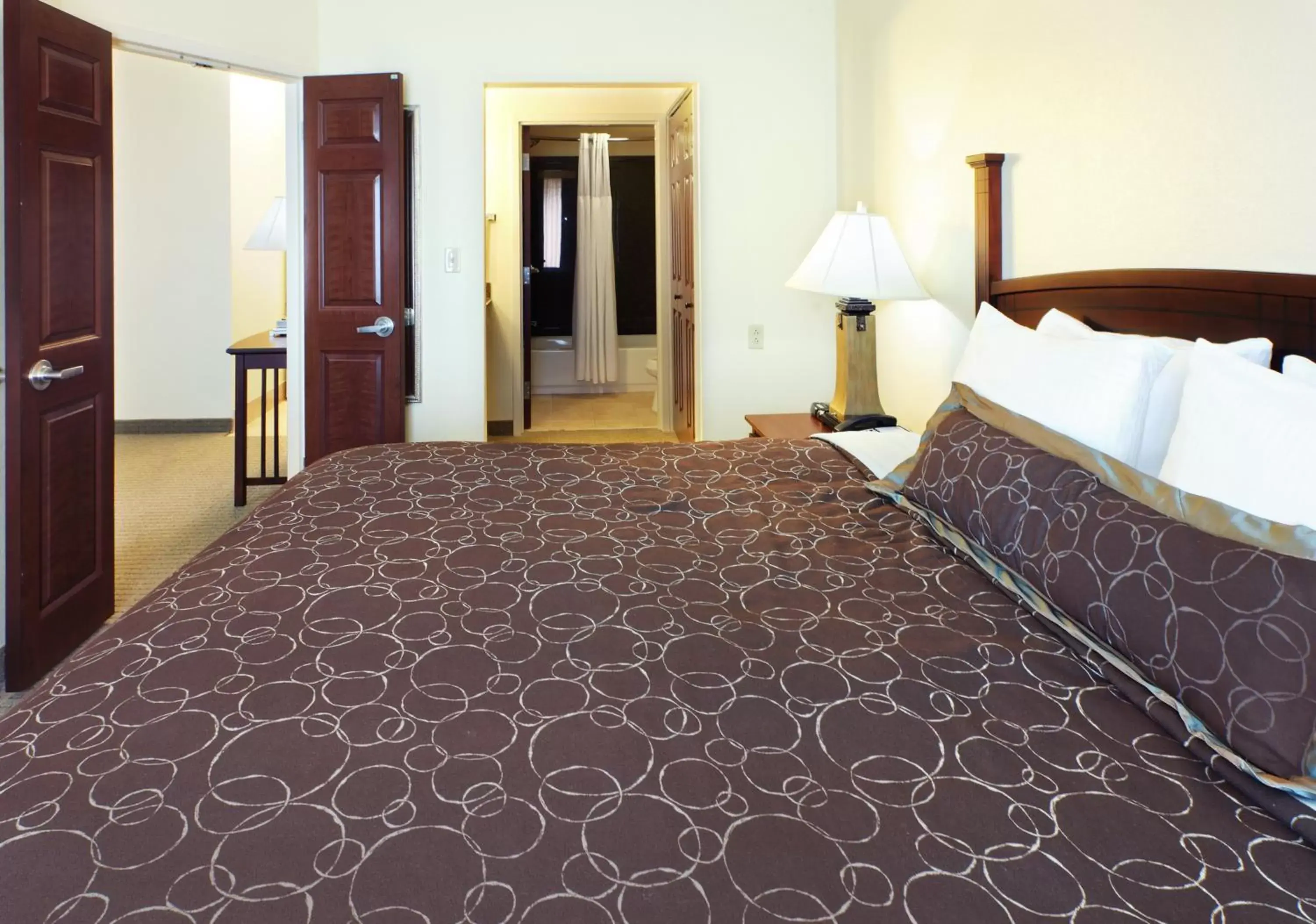 Two-Bedroom Suite in Staybridge Suites Hot Springs by IHG Two-Bedroom Suite in Staybridge Suites Hot Springs by IHG