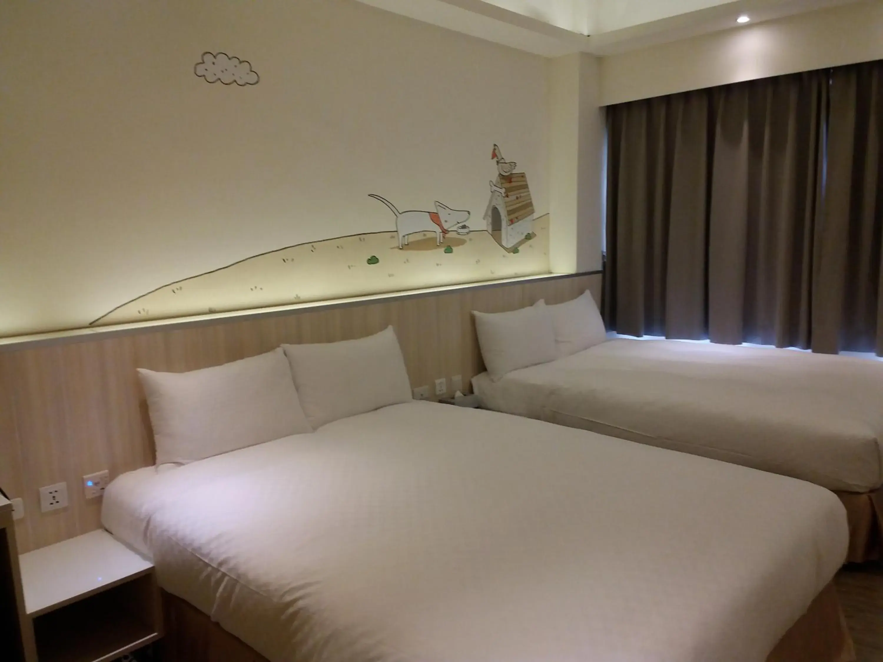 Photo of the whole room, Bed in M Hotel