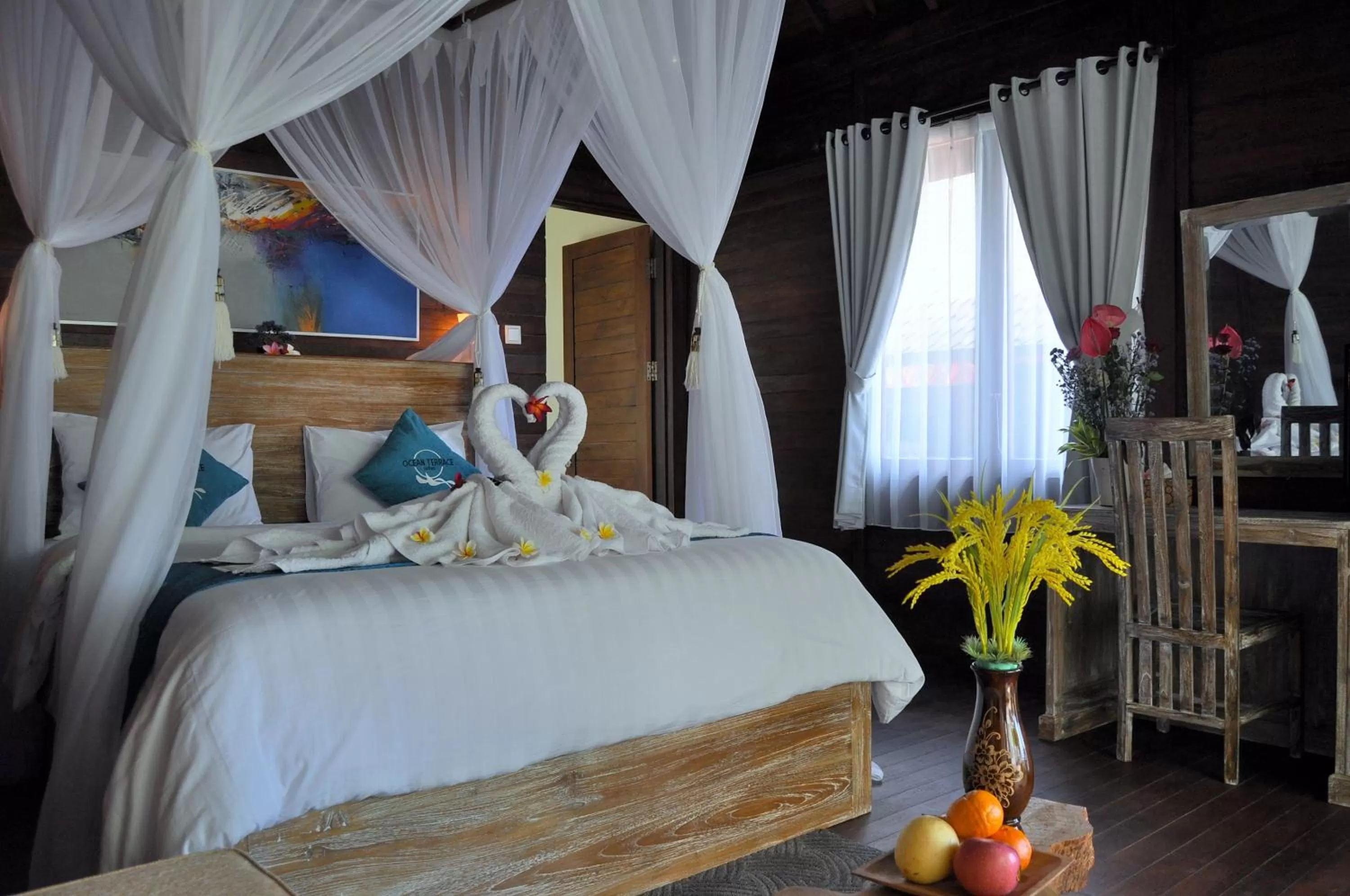 TV and multimedia, Bed in Ocean Terrace Suite And Spa Luxury