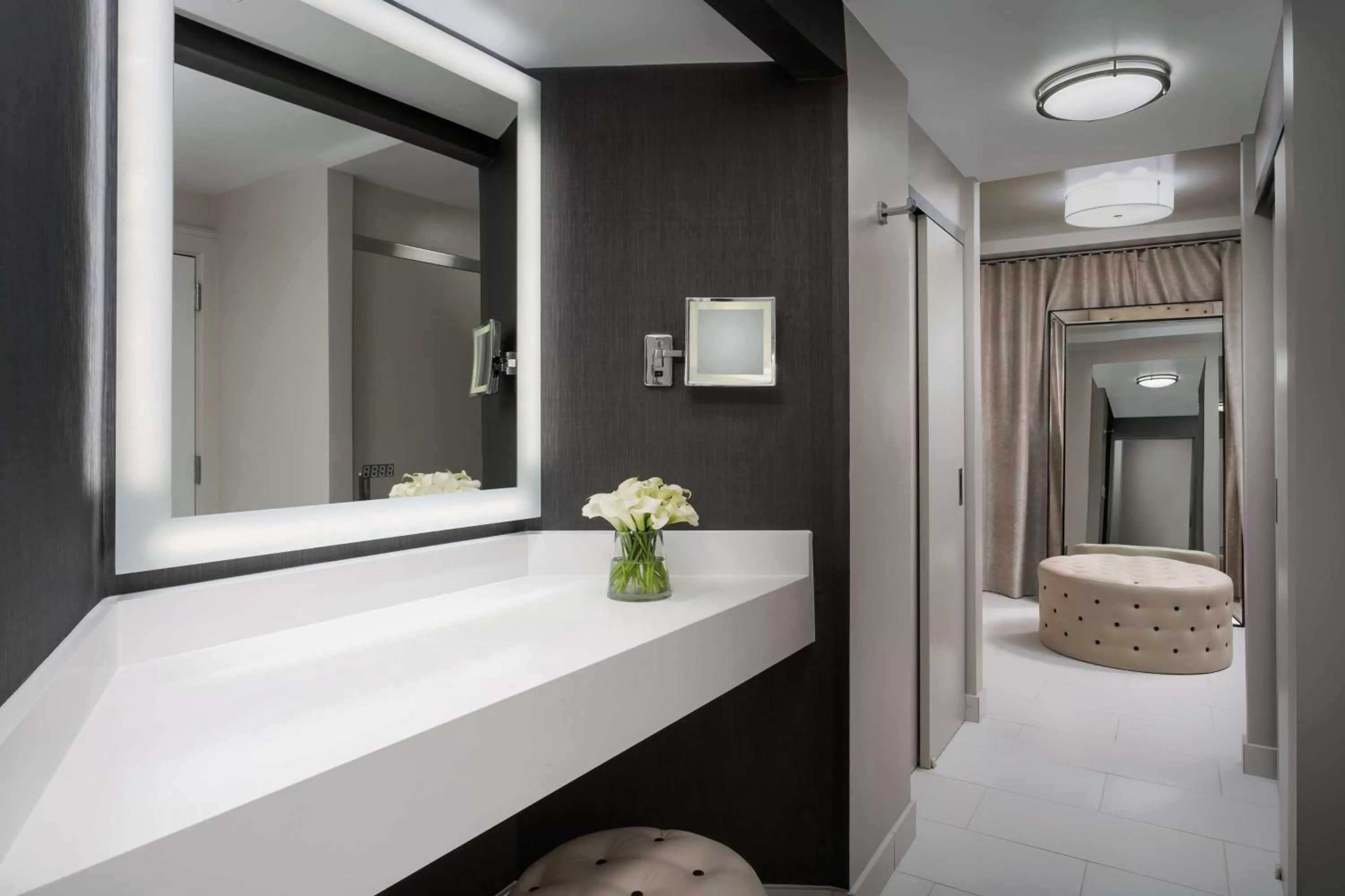 Photo of the whole room in Hyatt Regency Bethesda near Washington D.C.