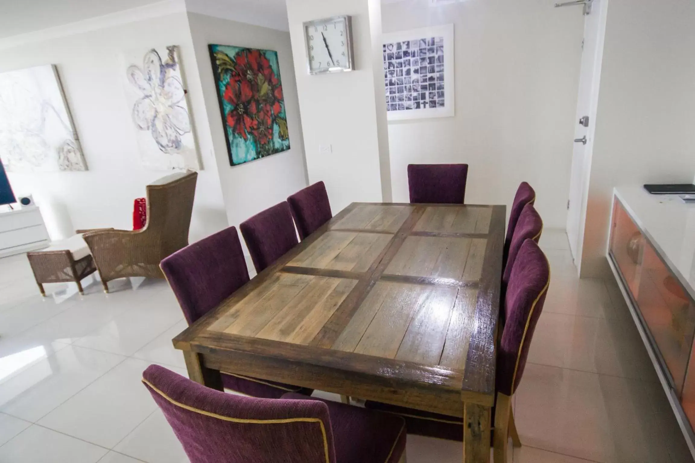 Dining Area in Albatross North Apartments