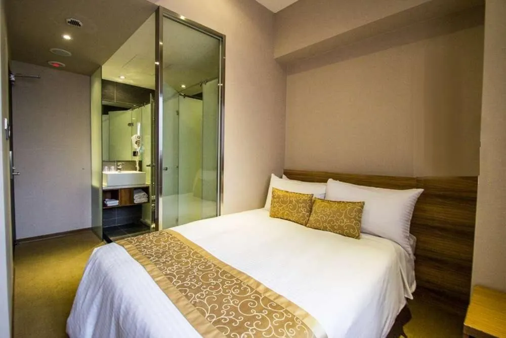 Photo of the whole room, Bed in City Hotel