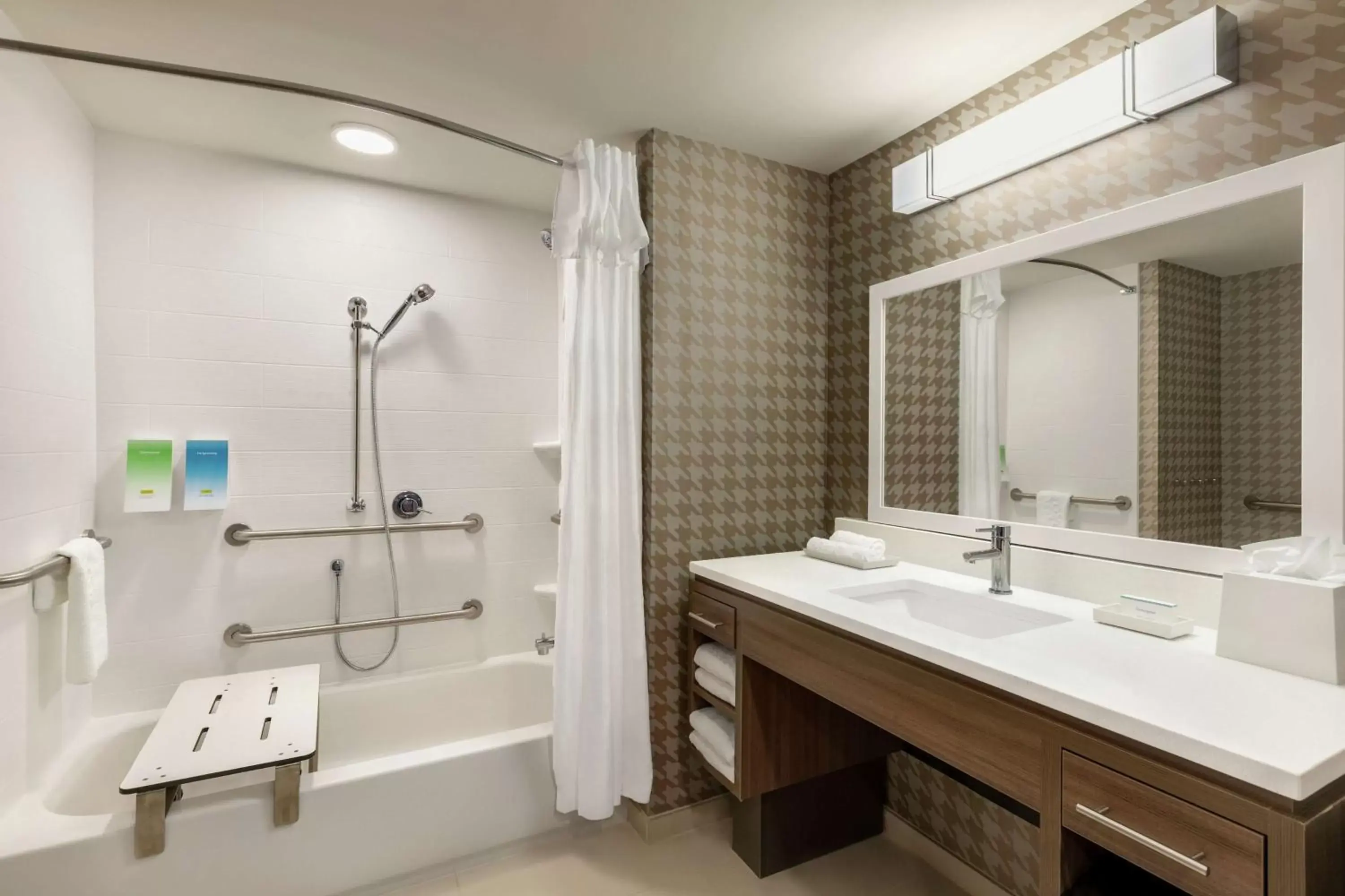 Bathroom in Home2 Suites By Hilton Statesboro
