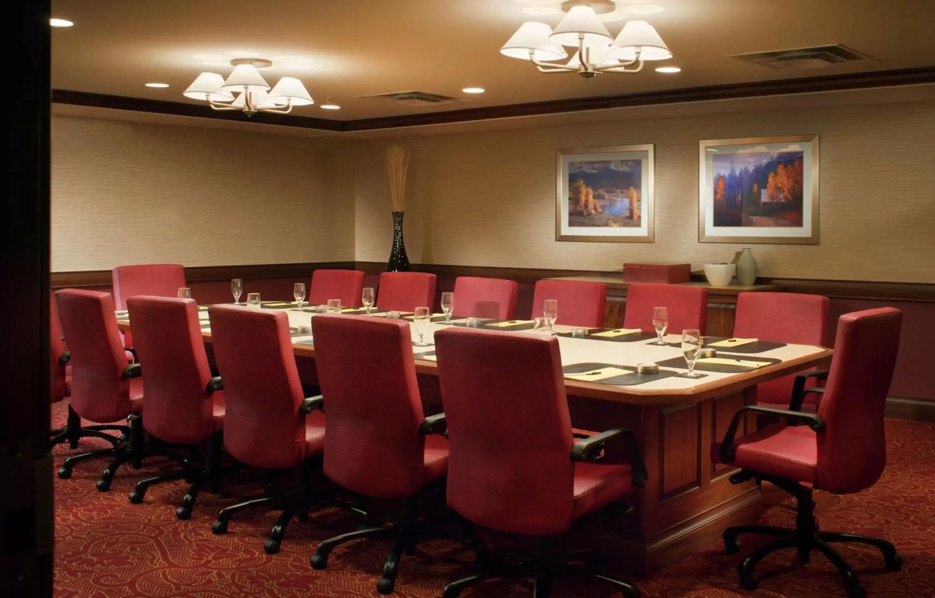 Meeting/conference room in DoubleTree by Hilton Cincinnati Airport