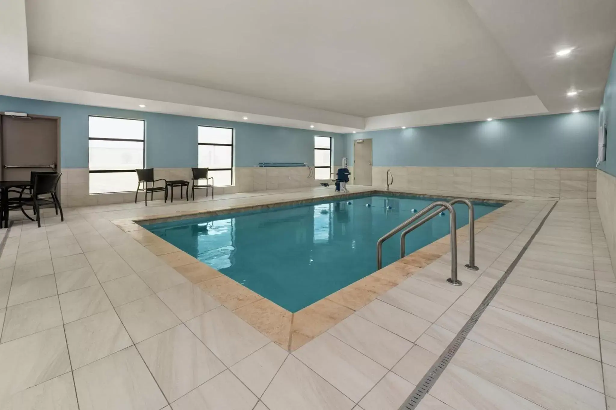 Swimming pool in Holiday Inn Express - Hattiesburg West - Univ Area Swimming pool in Holiday Inn Express - Hattiesburg West - Univ Area