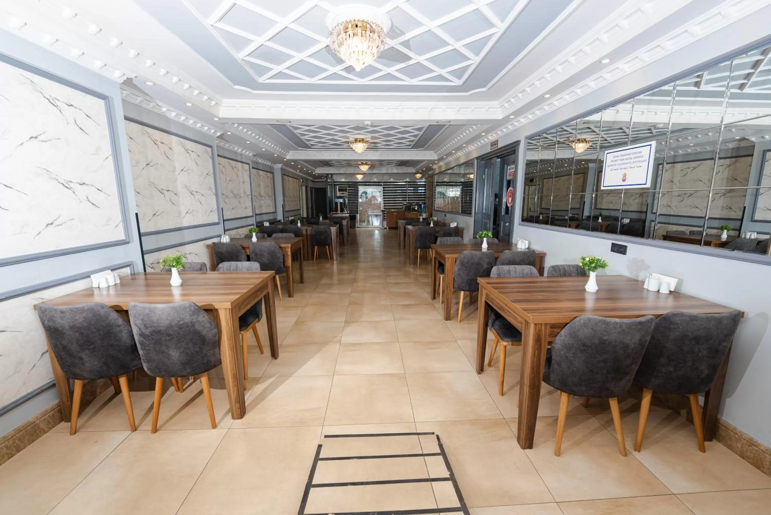 Restaurant/places to eat in Istanbul Panorama Hotel