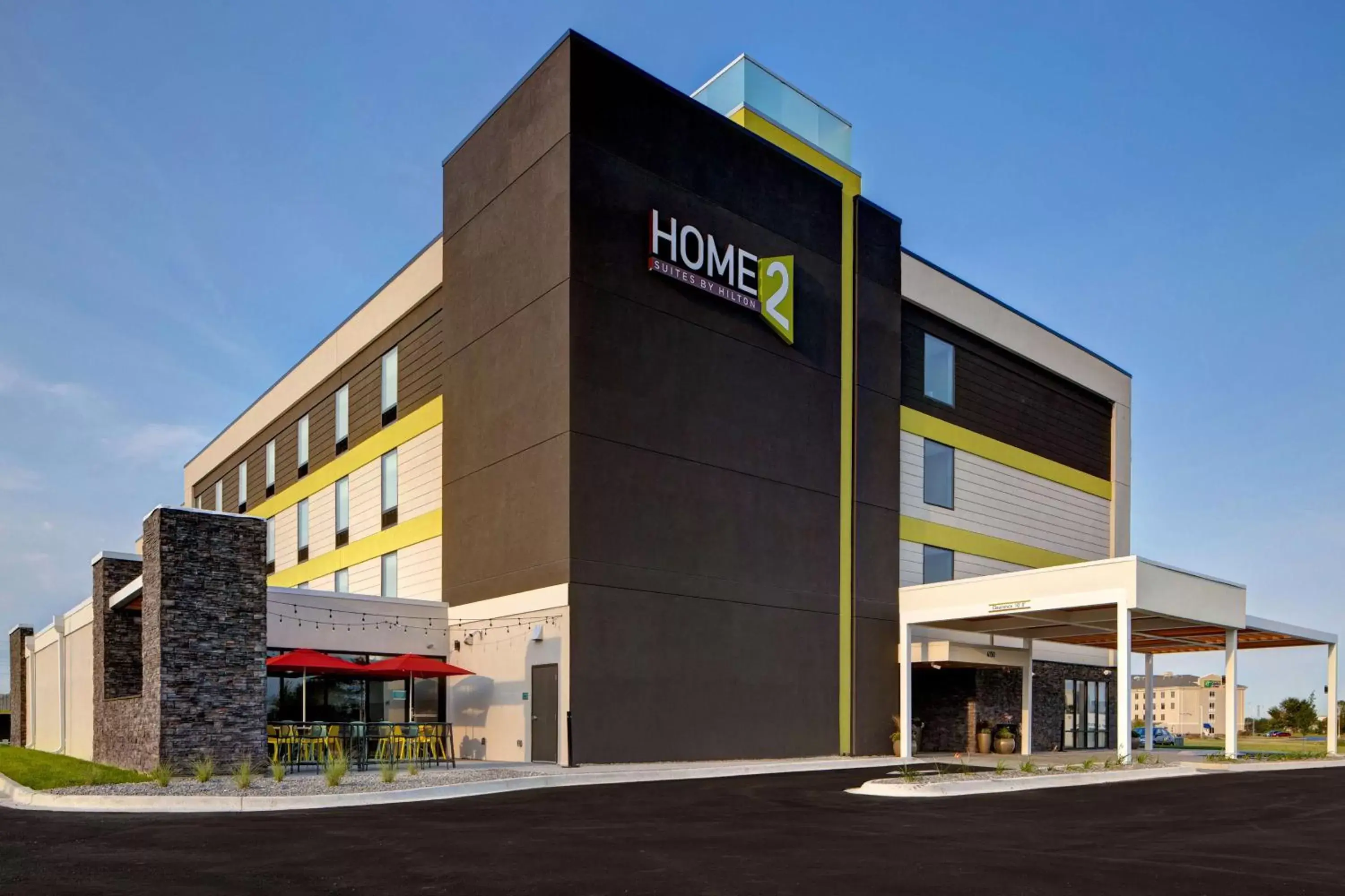 Property Building in Home2 Suites By Hilton Loves Park Rockford