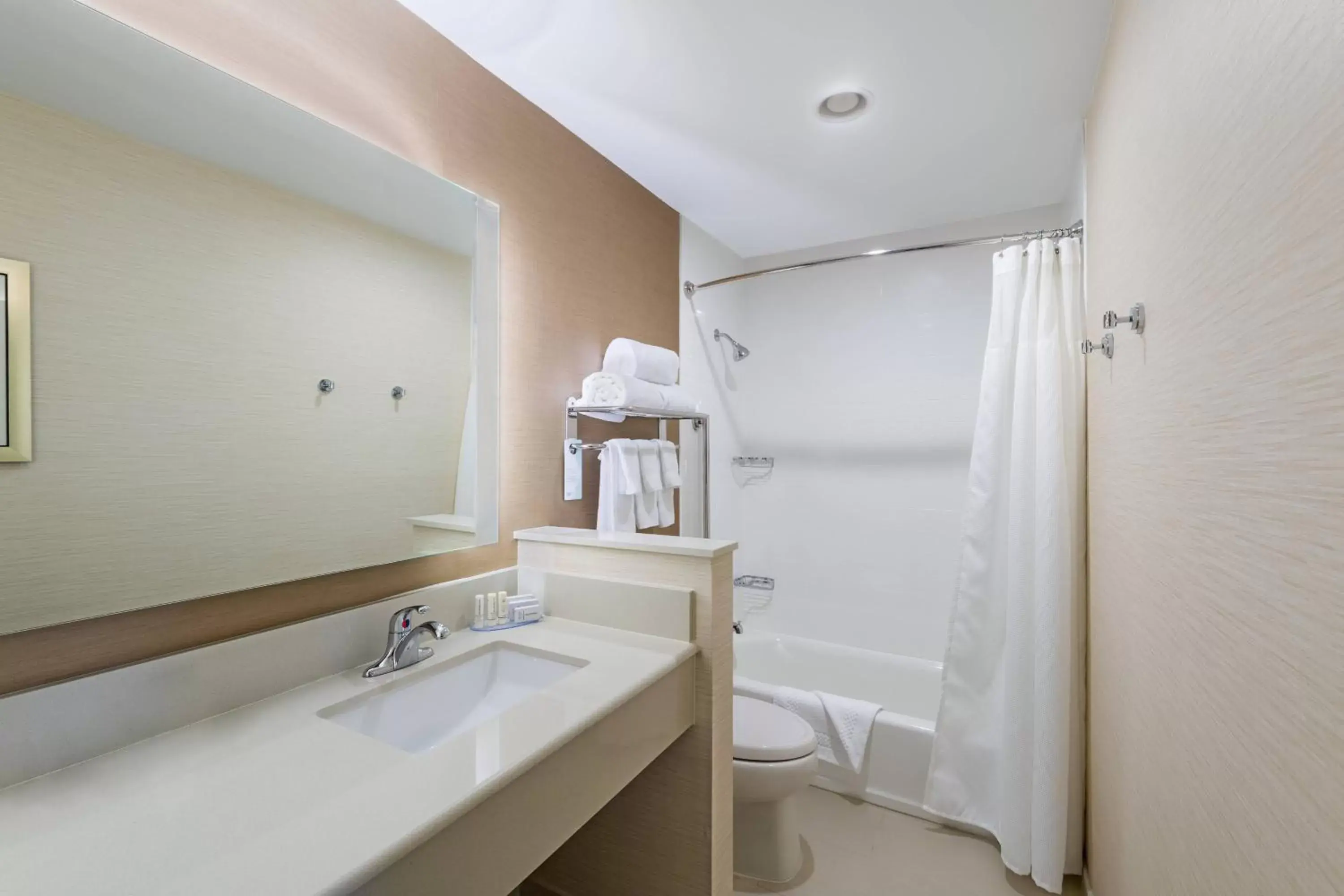 Bathroom in Fairfield by Marriott Inn & Suites Uncasville Mohegan Sun Area