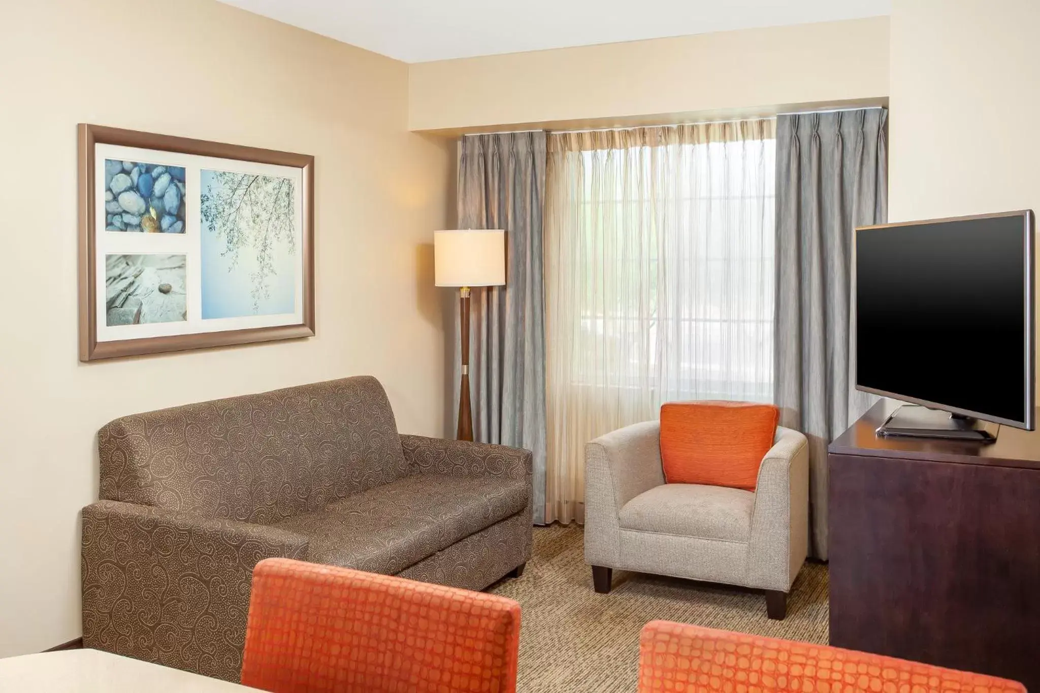 Bedroom, Seating Area in Staybridge Suites Chandler, an IHG Hotel