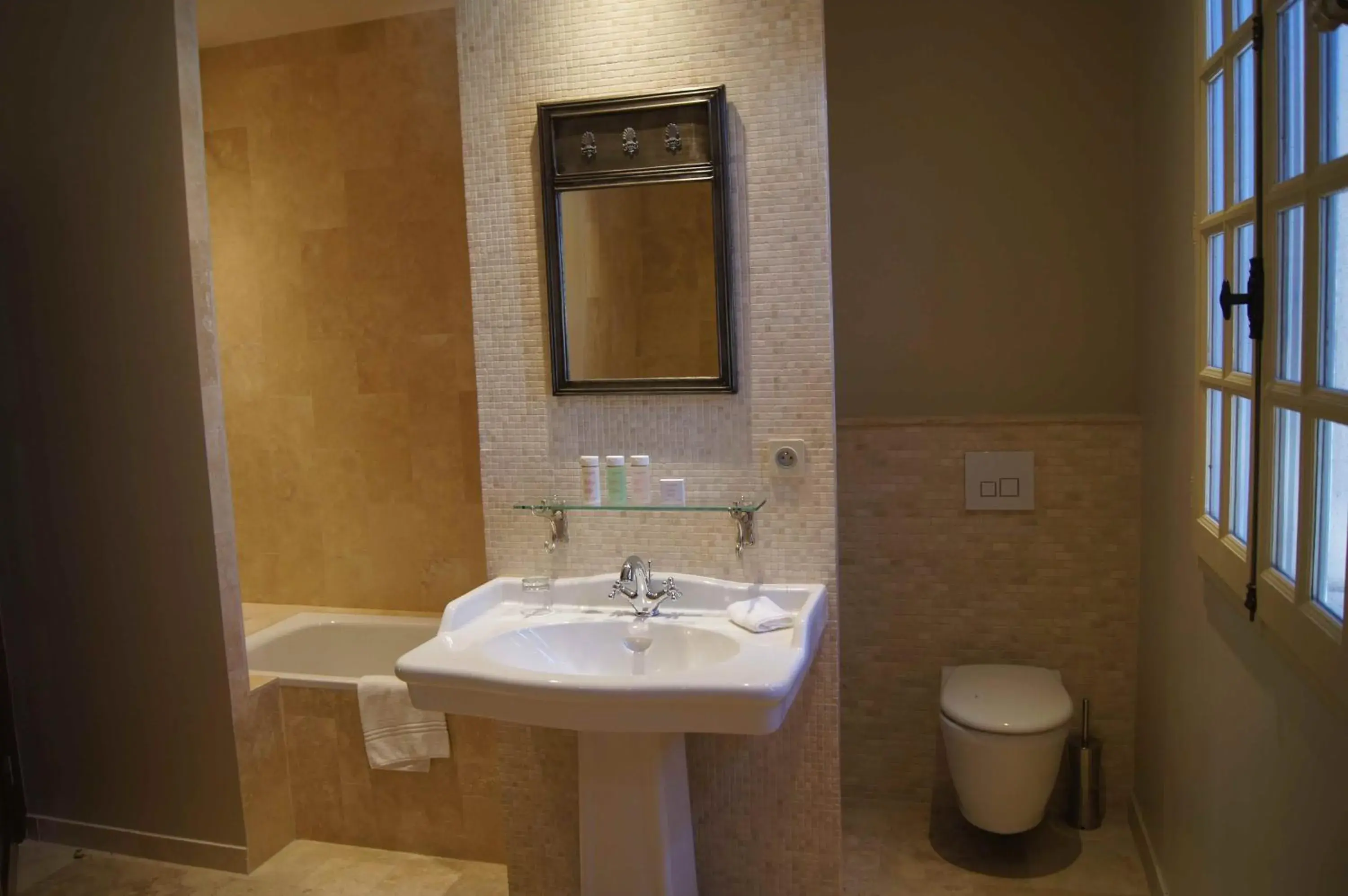 Bathroom in La Villa Mazarin Bathroom in La Villa Mazarin