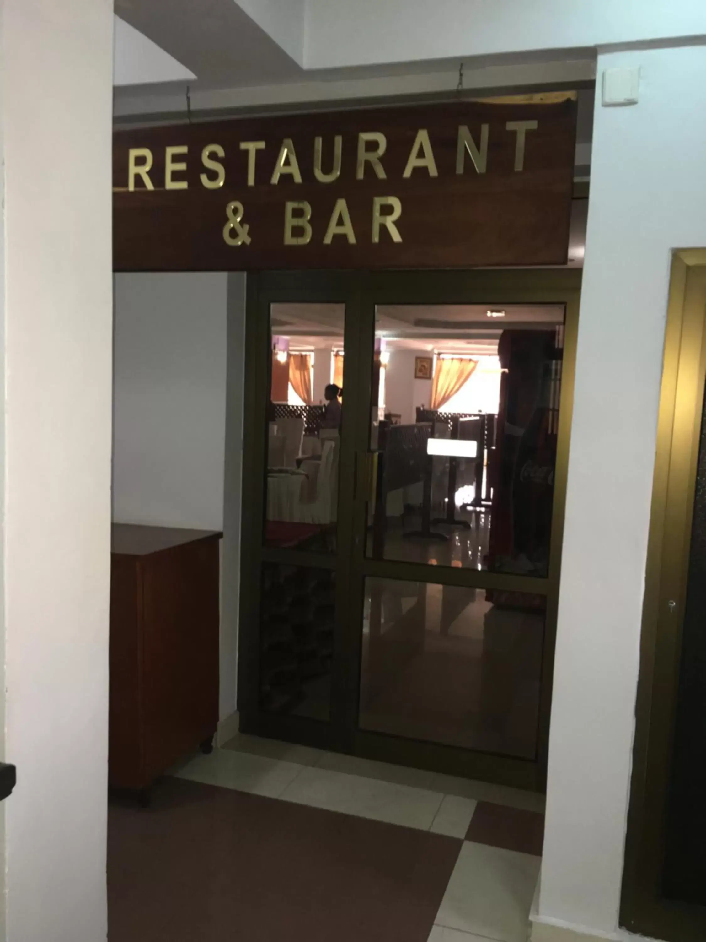 Restaurant/places to eat in Natron Palace Hotel