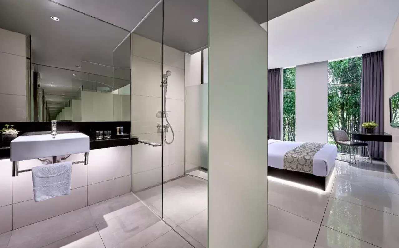 Bathroom in FM7 Resort Hotel - Jakarta Airport