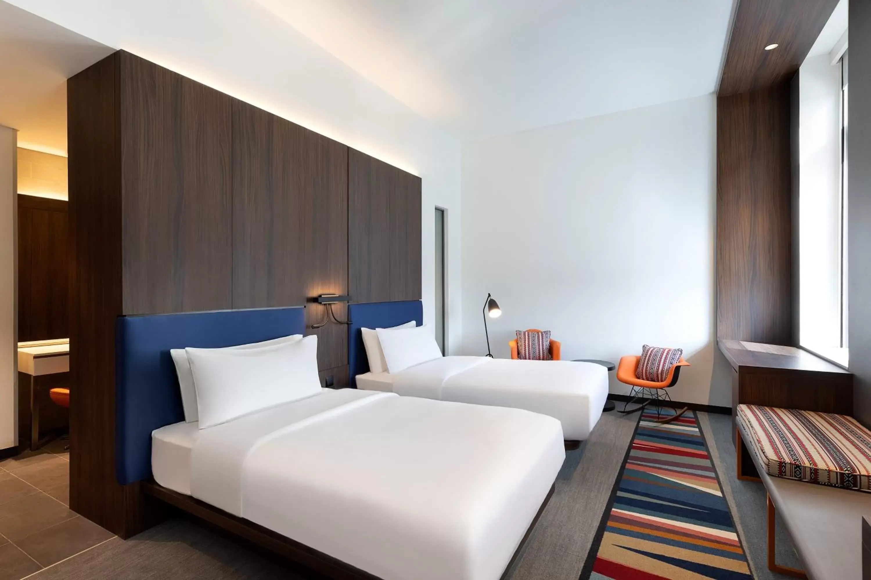 Photo of the whole room, Bed in Aloft Dubai Airport