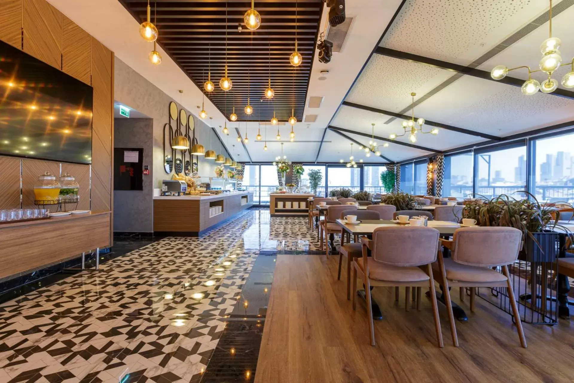 Restaurant/Places to Eat in Ramada Encore by Wyndham Istanbul Sisli