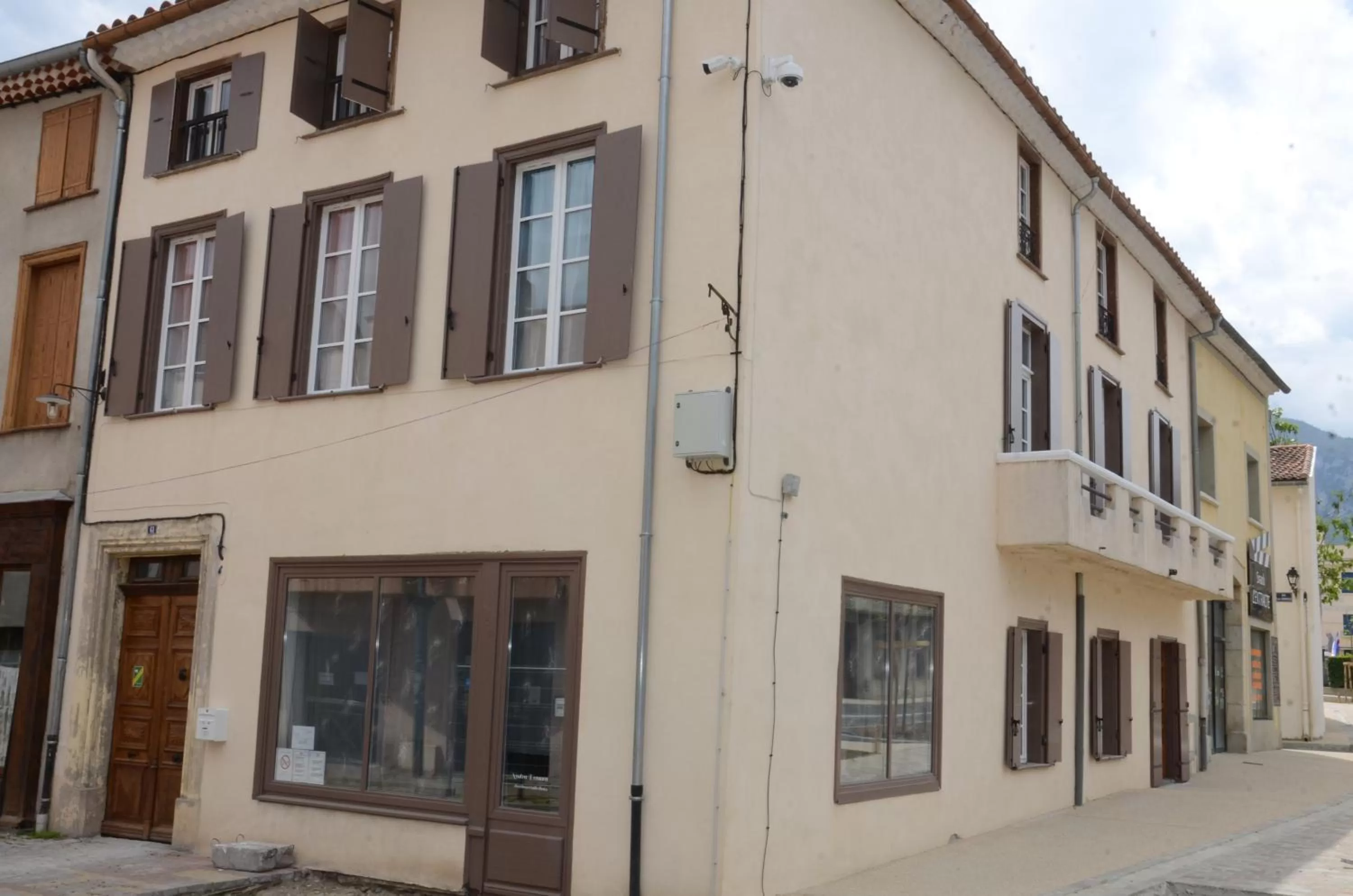 Property Building in Nostra Demora