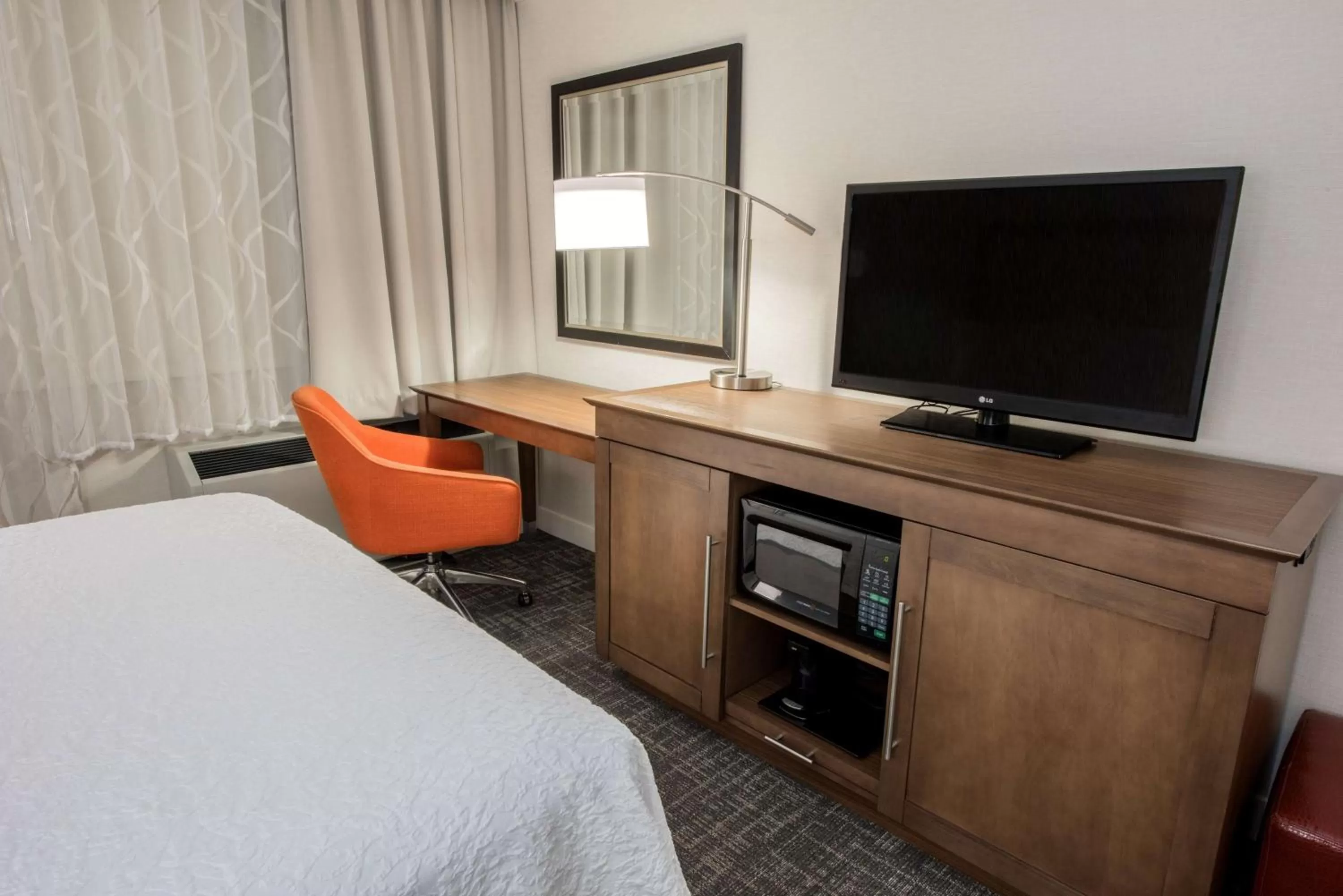 Bedroom, Bed in Hampton Inn Albany-Western Ave/University Area, NY