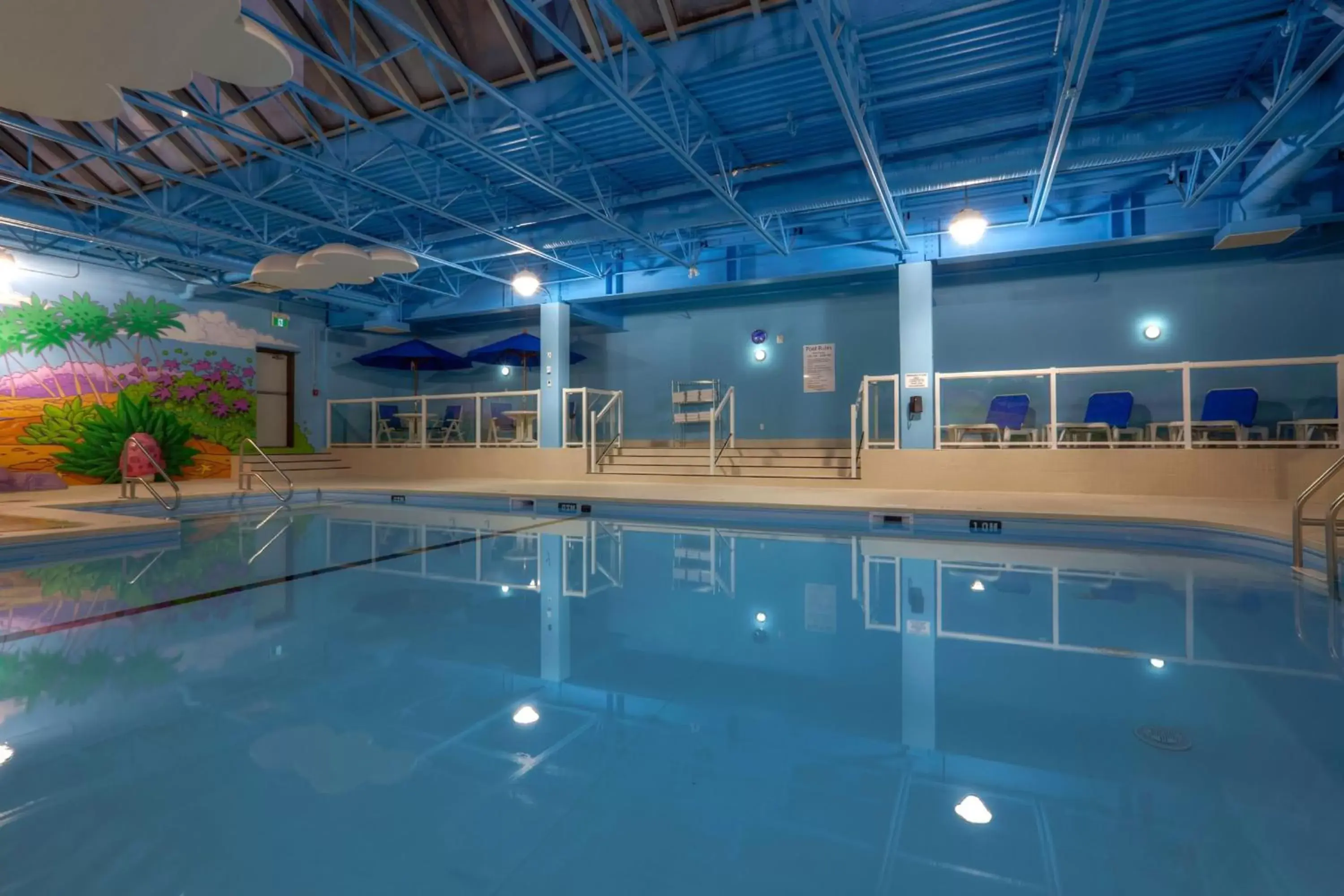 Swimming Pool in Holiday Inn Express Winnipeg Airport - Polo Park, an IHG Hotel