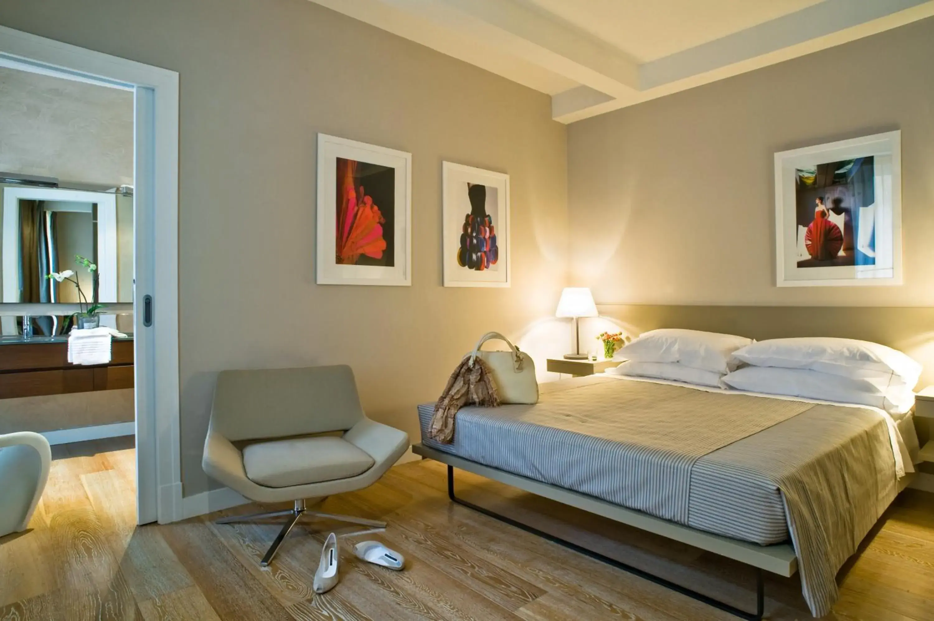 Decorative detail, Bed in Escalus Luxury Suites Verona Decorative detail, Bed in Escalus Luxury Suites Verona