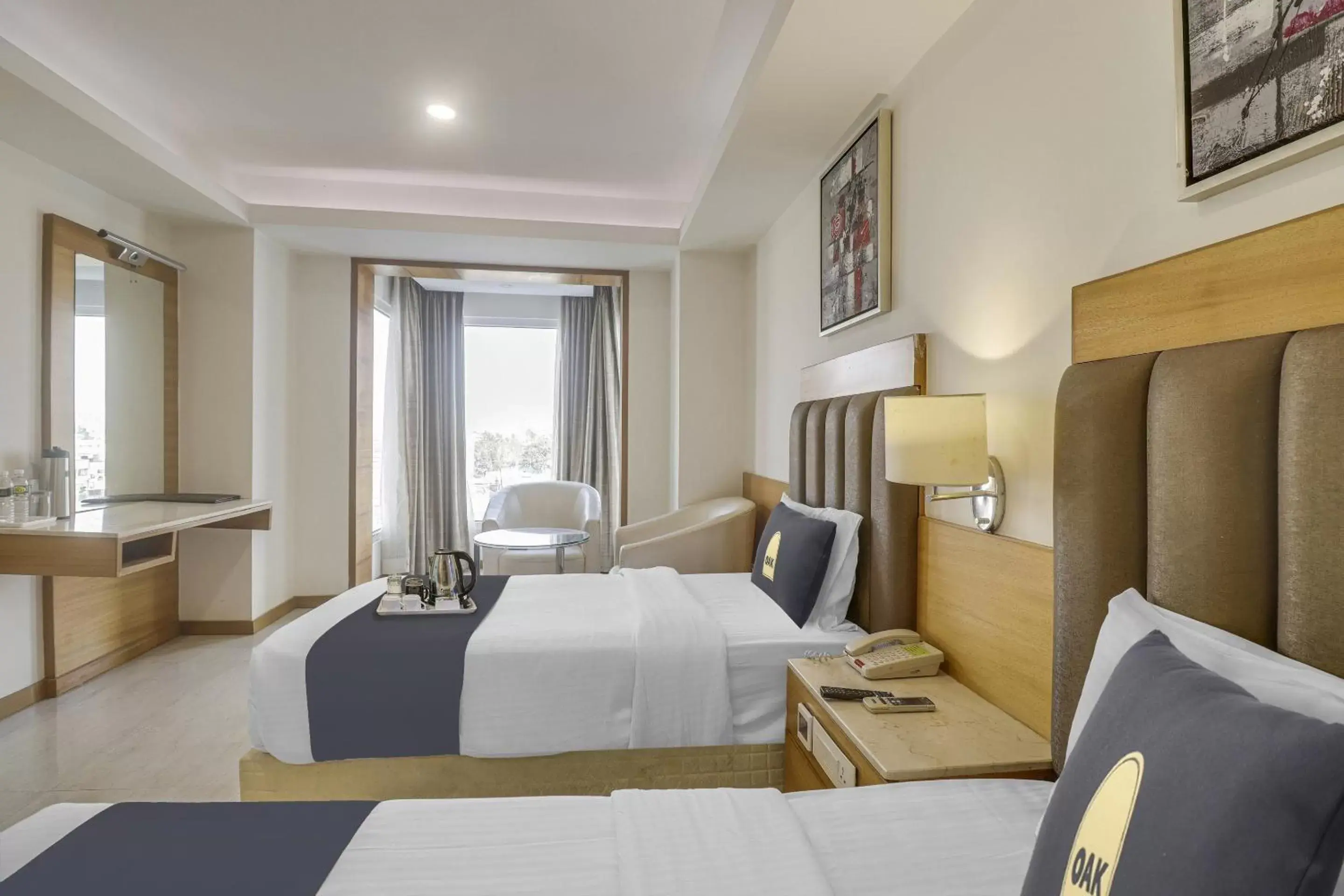 Deluxe Double Room - single occupancy in Palette - Hotel Chennai La Palace Deluxe Double Room - single occupancy in Palette - Hotel Chennai La Palace