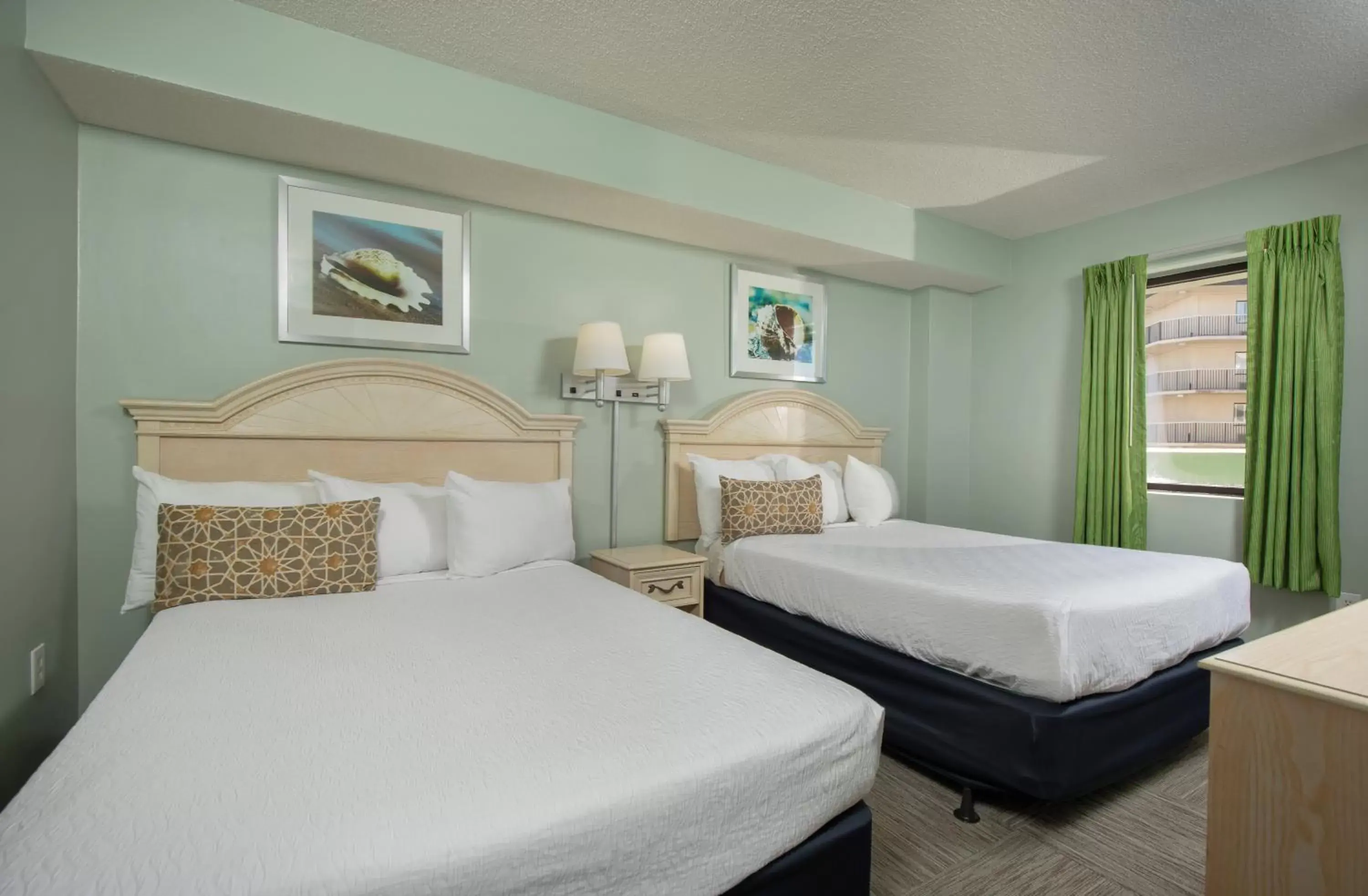 Bedroom, Bed in Grande Shores Ocean Resorts Condominiums