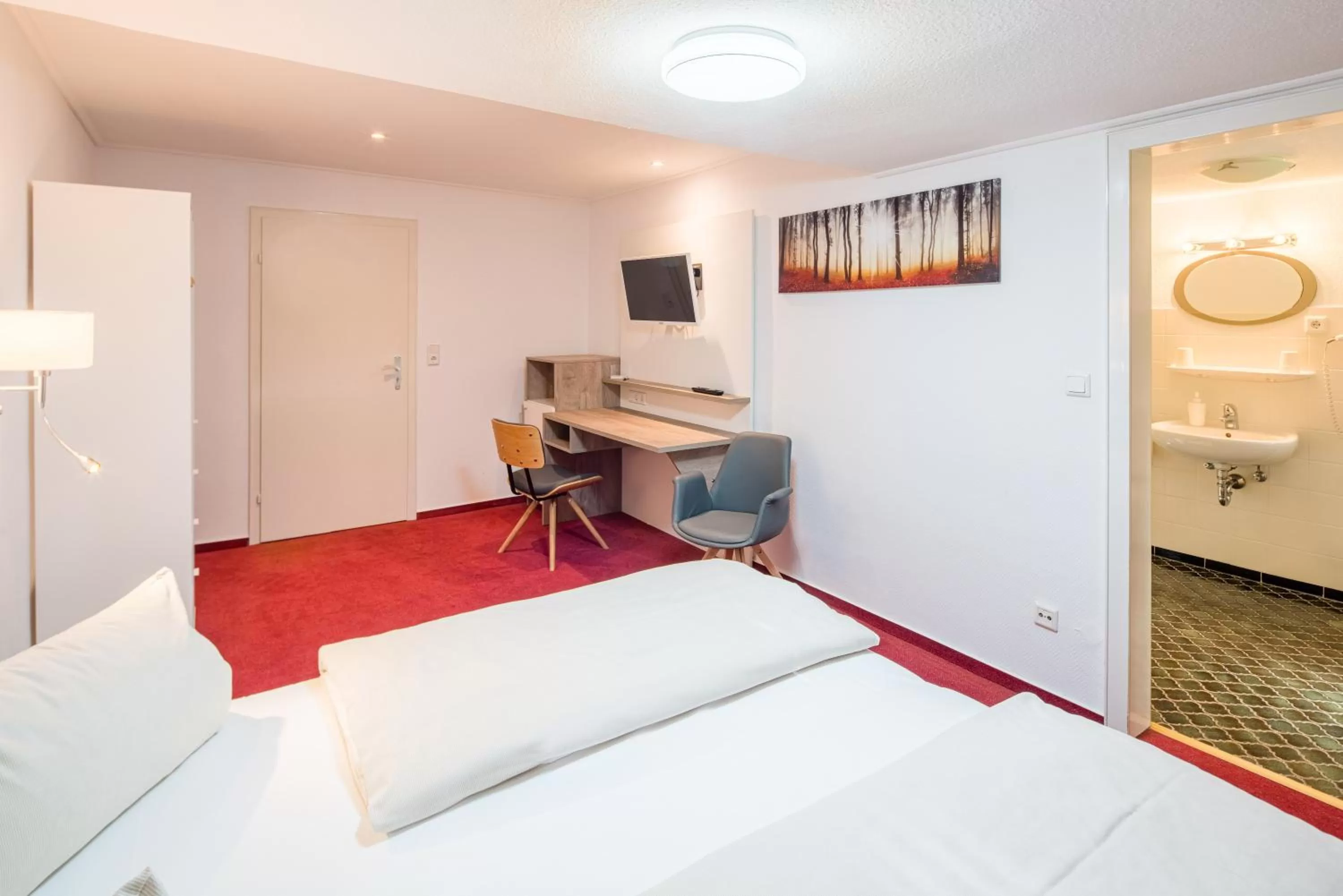 TV and multimedia, Bed in Hotel Hopener Wald ,Self Check In