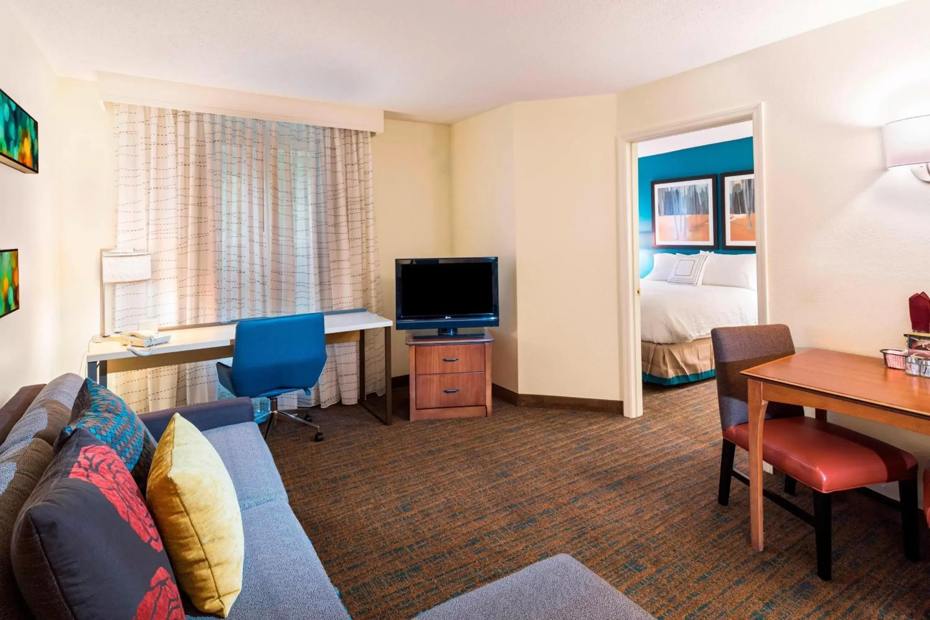 Living room, Seating Area in Residence Inn Huntsville