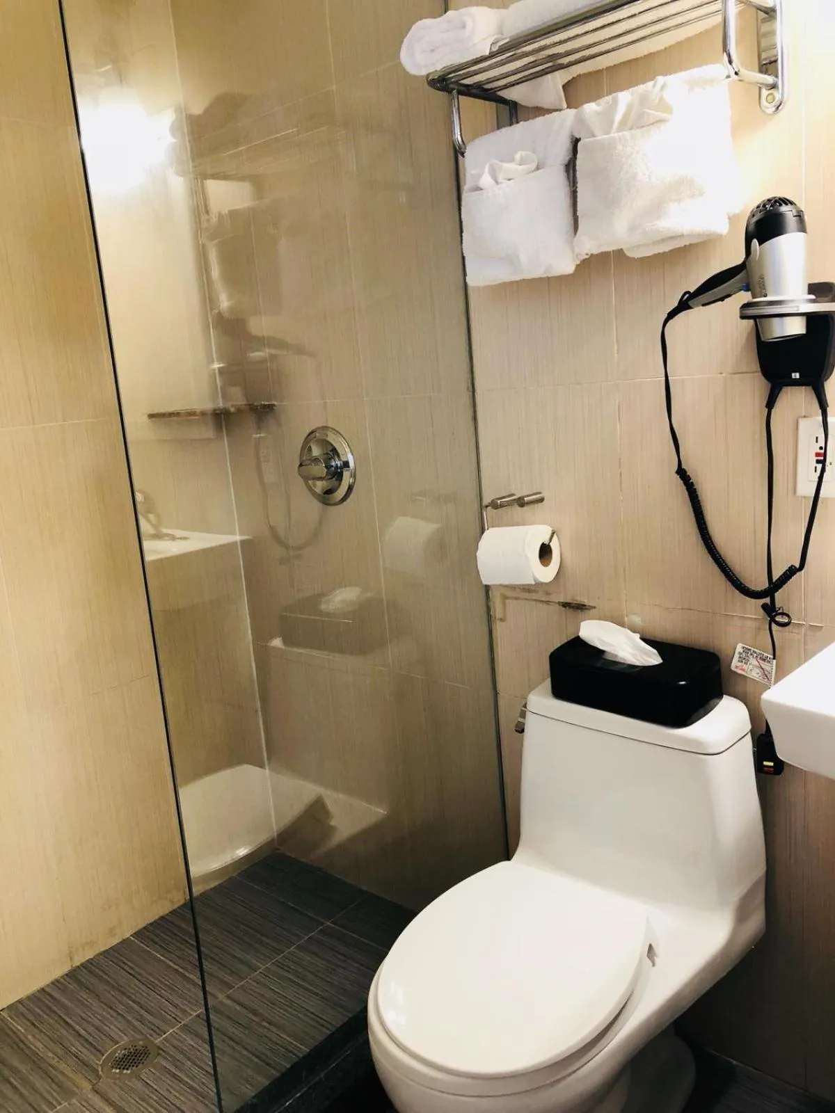 Bathroom in The Vue Express @ 39th Street