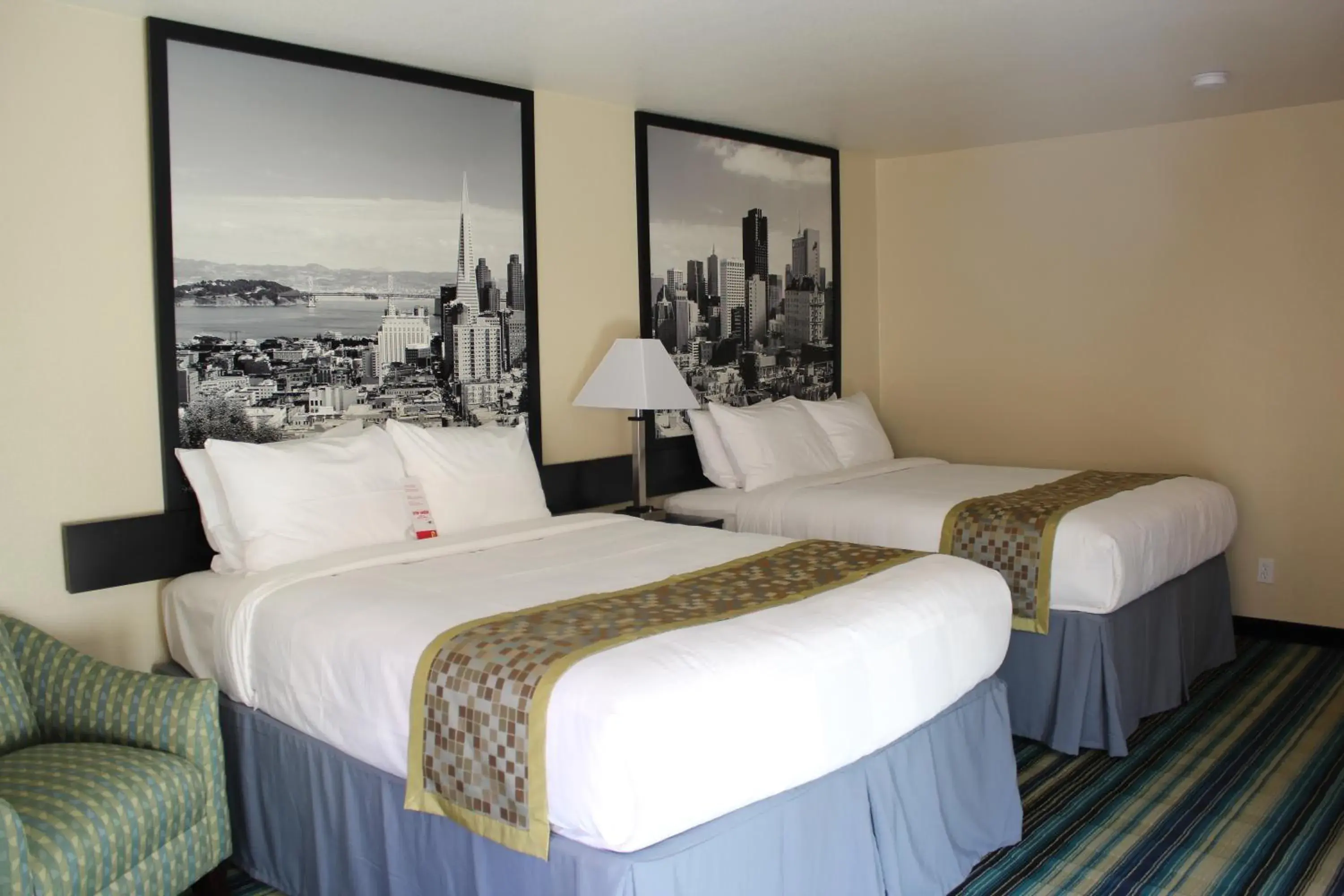 Photo of the whole room in Super 8 by Wyndham Vallejo/Napa Valley Photo of the whole room in Super 8 by Wyndham Vallejo/Napa Valley