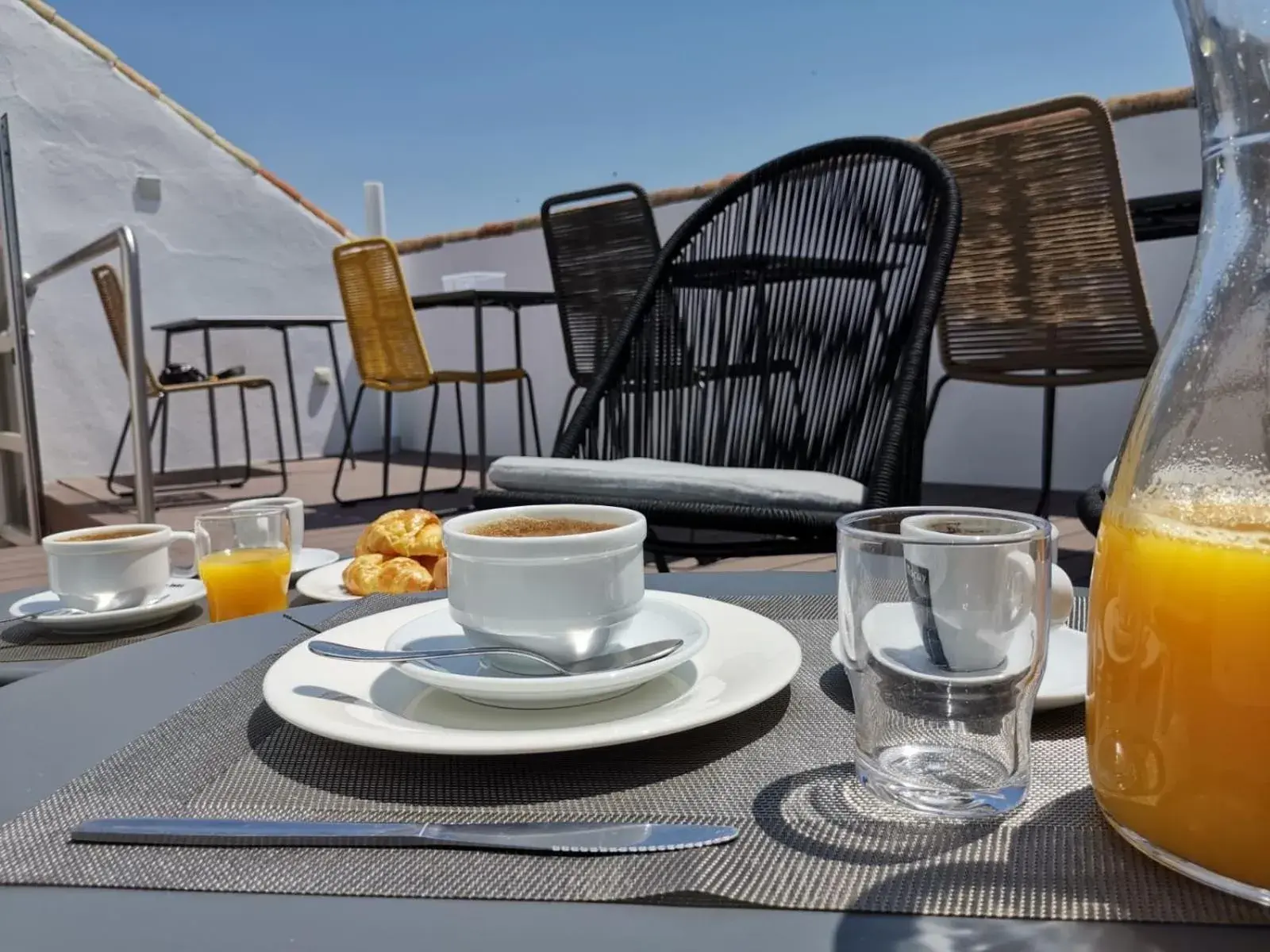 Breakfast, Drinks in Hotel Boutique Caireles