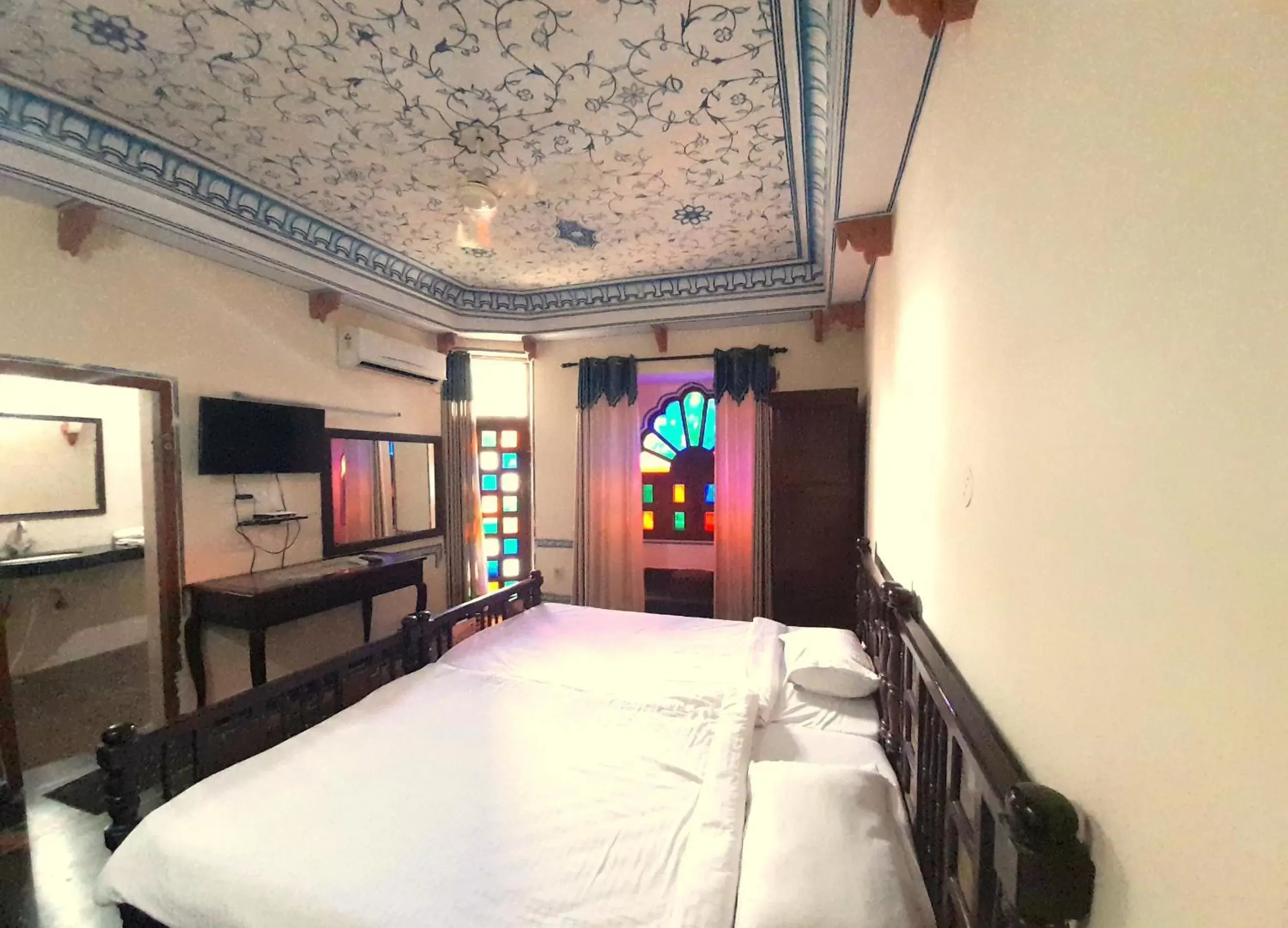 Bedroom, Room Photo in Sajjan Niwas