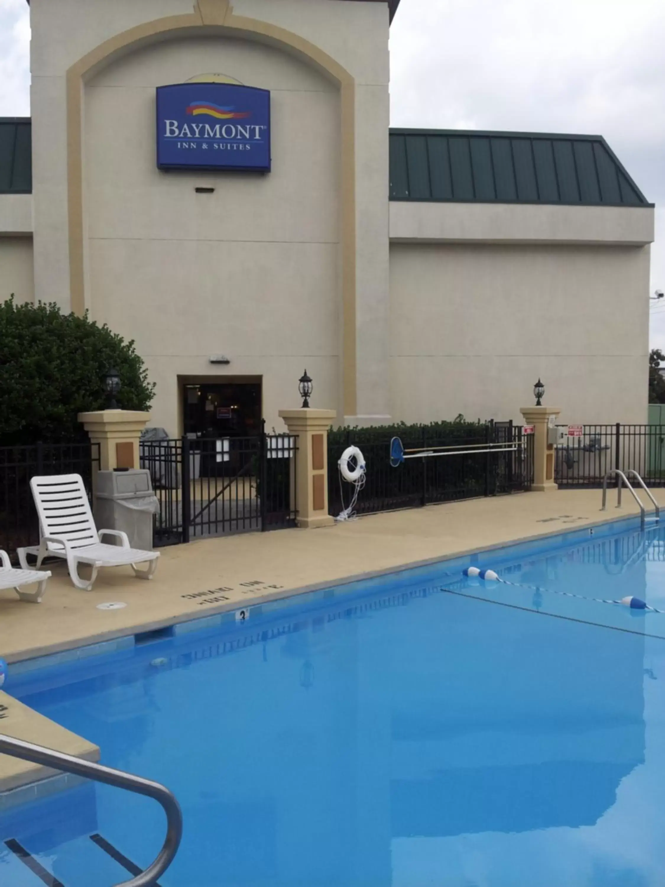 Pool view, Swimming Pool in Baymont by Wyndham Greensboro/Coliseum