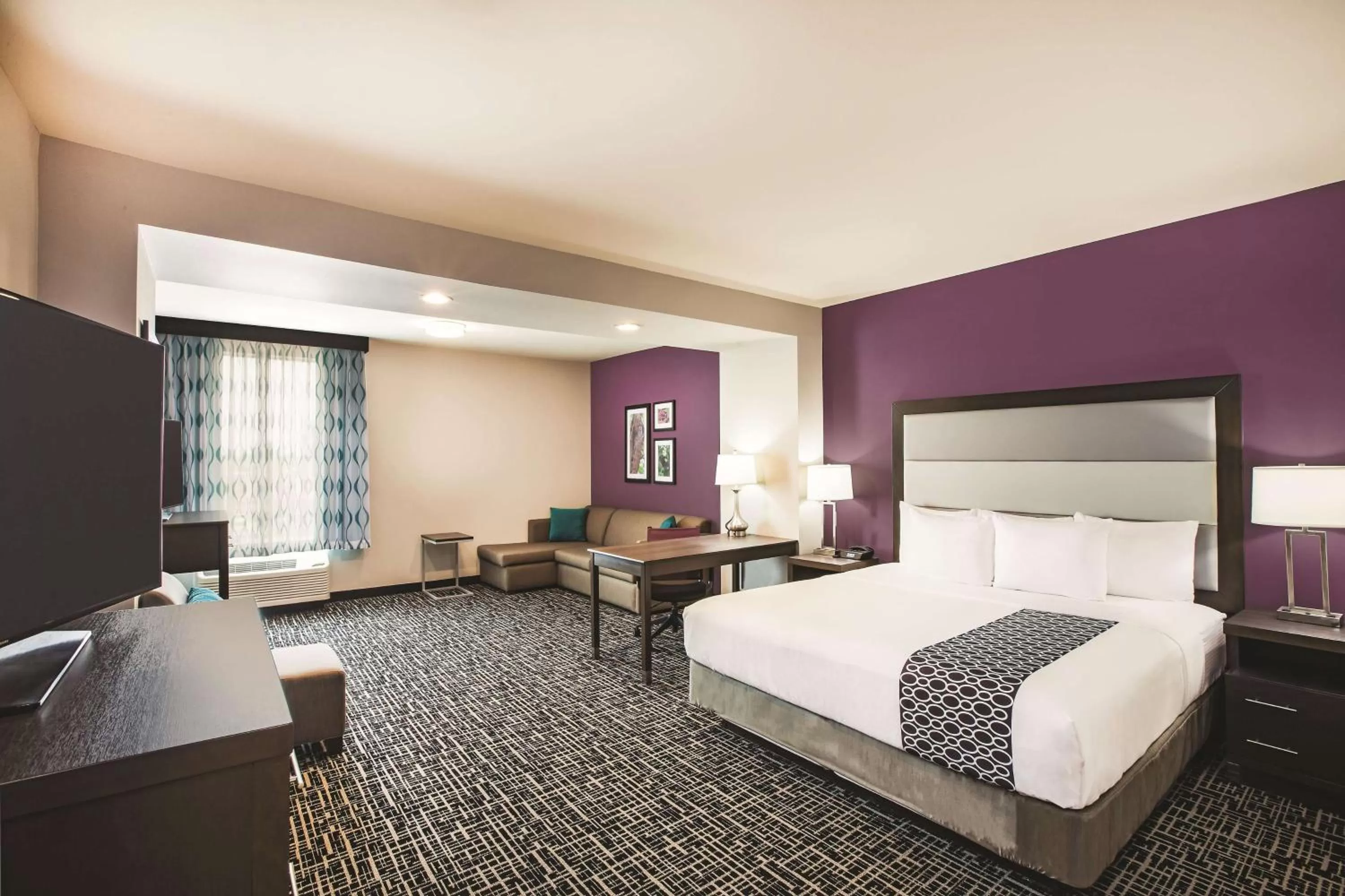 Photo of the whole room, Bed in La Quinta by Wyndham McAllen La Plaza Mall