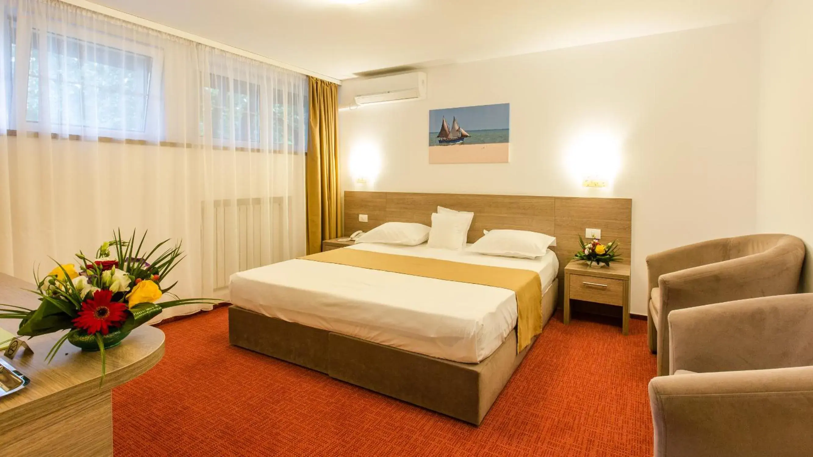 Bed in Hotel Herastrau