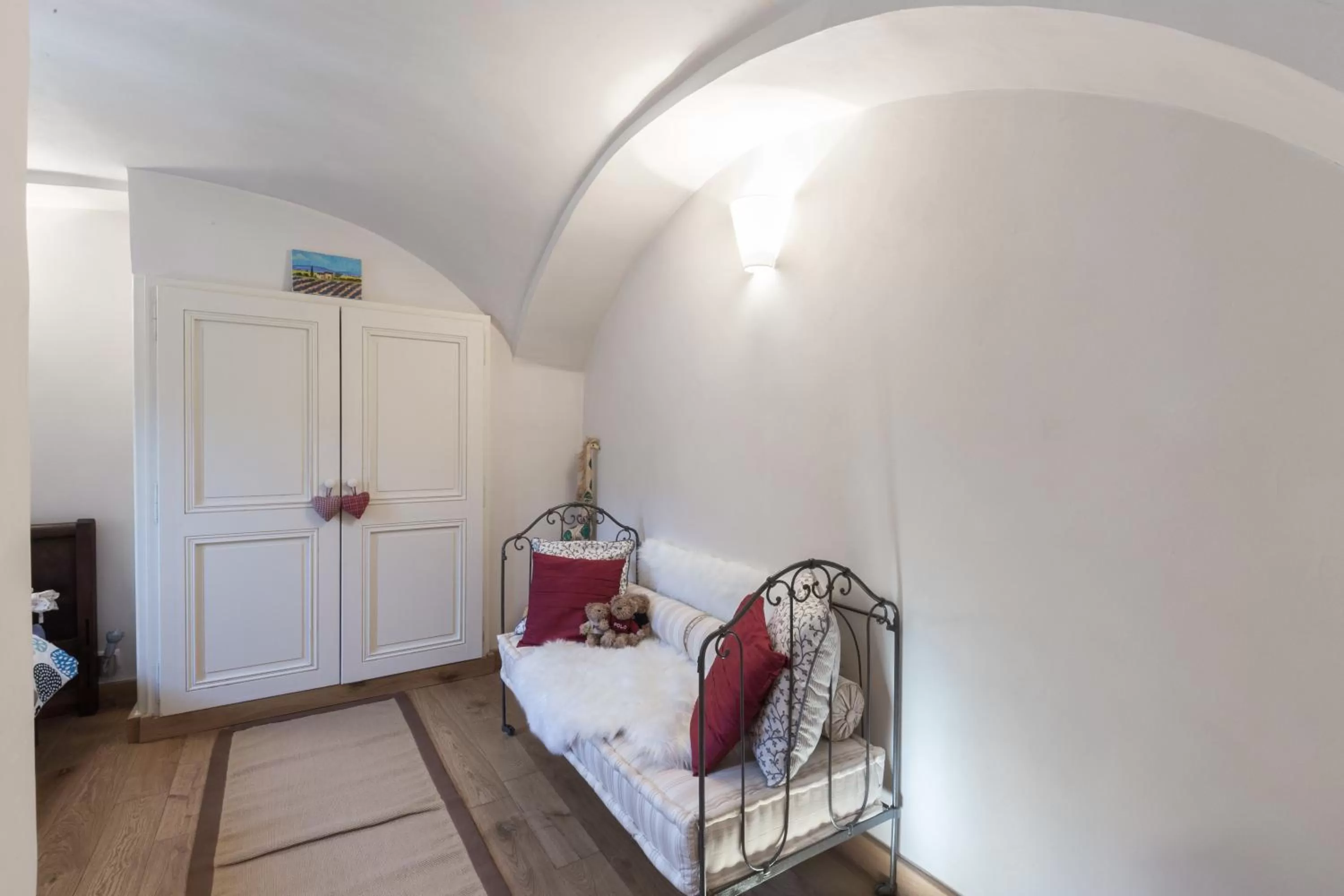 Photo of the whole room, Bed in Bed end breakfast du centre