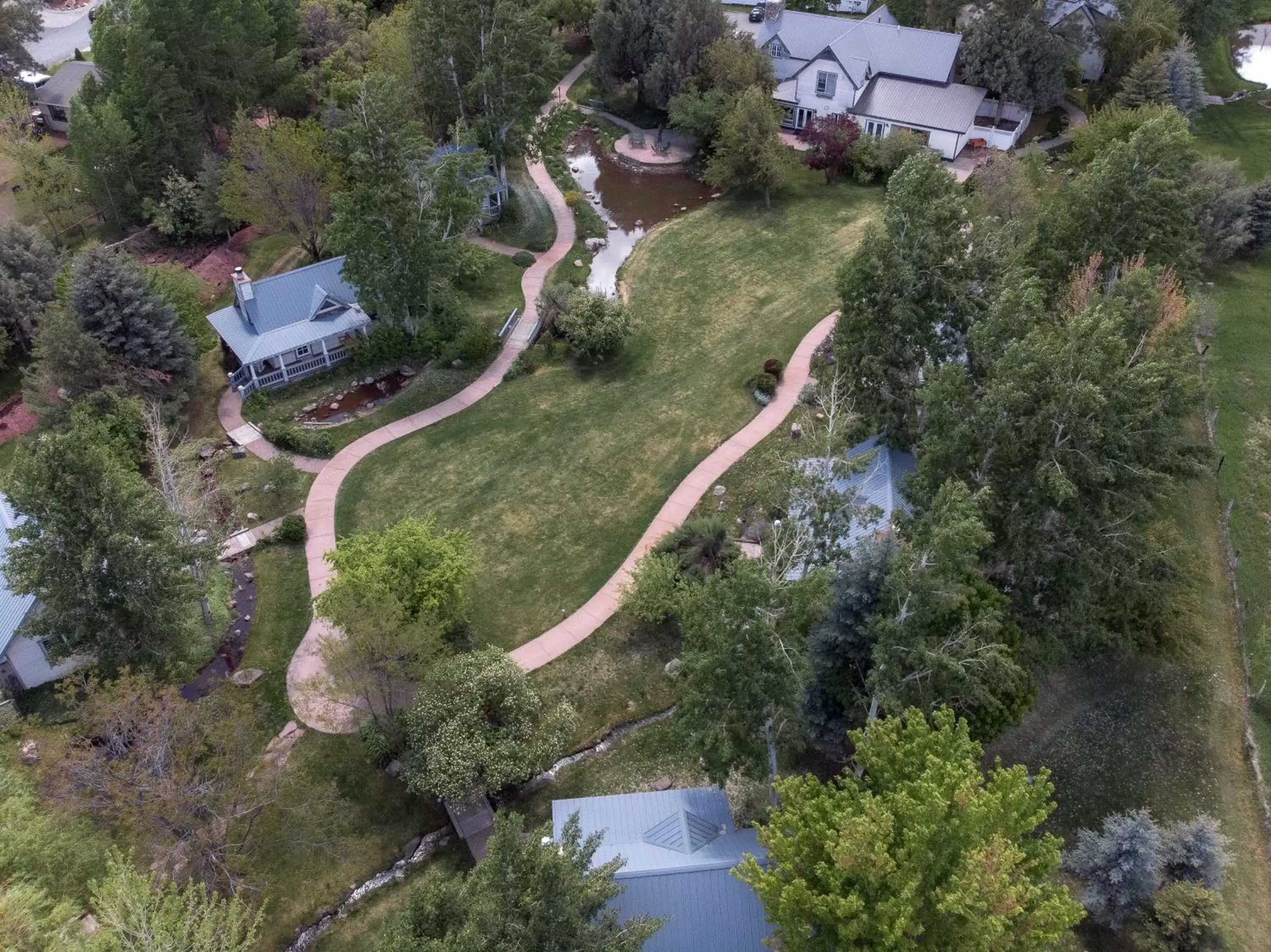 View (from property/room), Bird's-eye View in Apple Orchard Inn