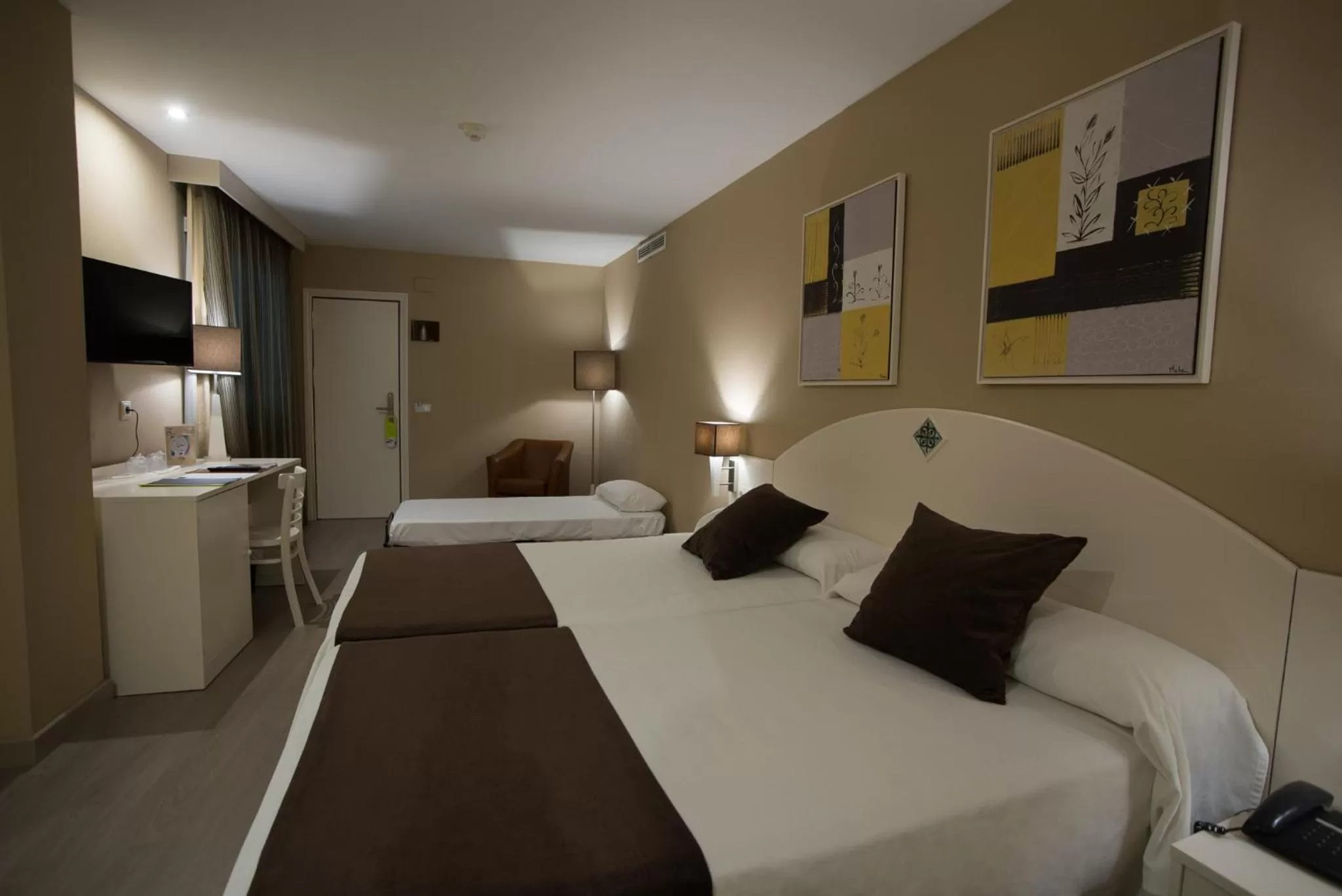 Photo of the whole room, Bed in Hotel Torico Plaza