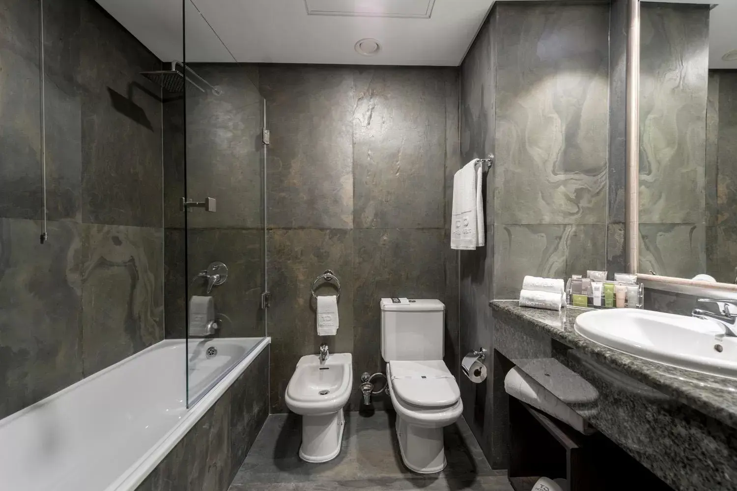 Bathroom in Hotel Avenida
