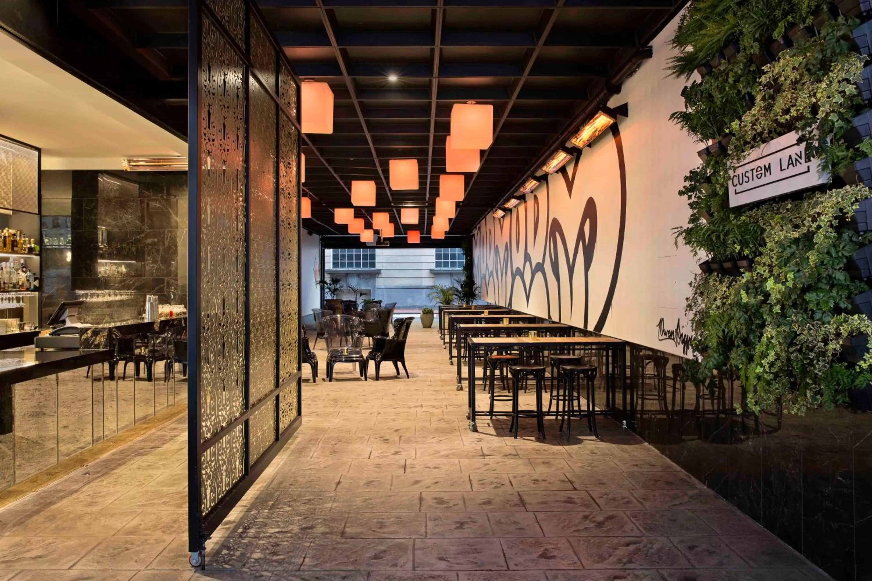 Lounge or bar in Mövenpick Hotel Auckland