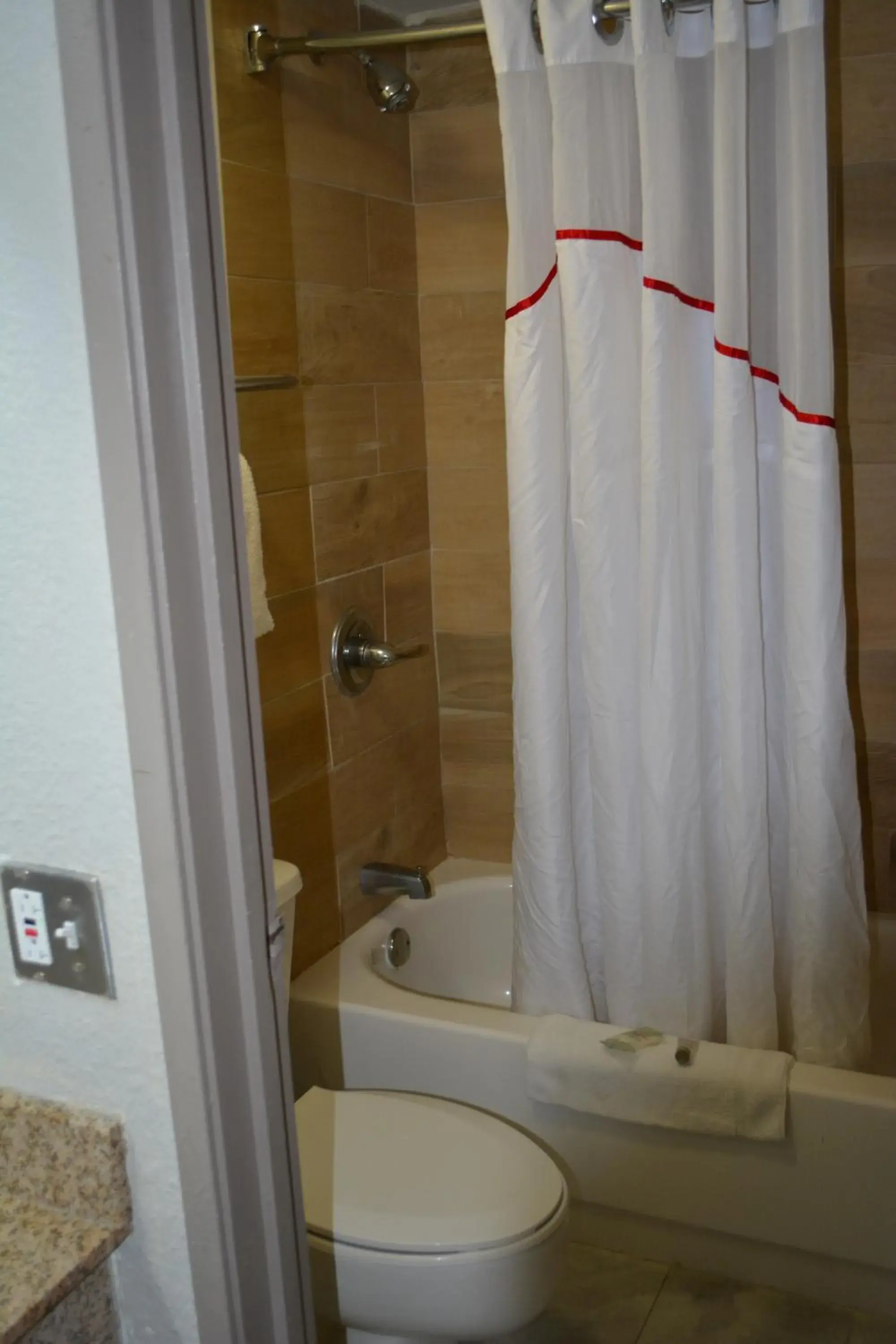 Bathroom in Red Roof Inn Jackson North – Ridgeland