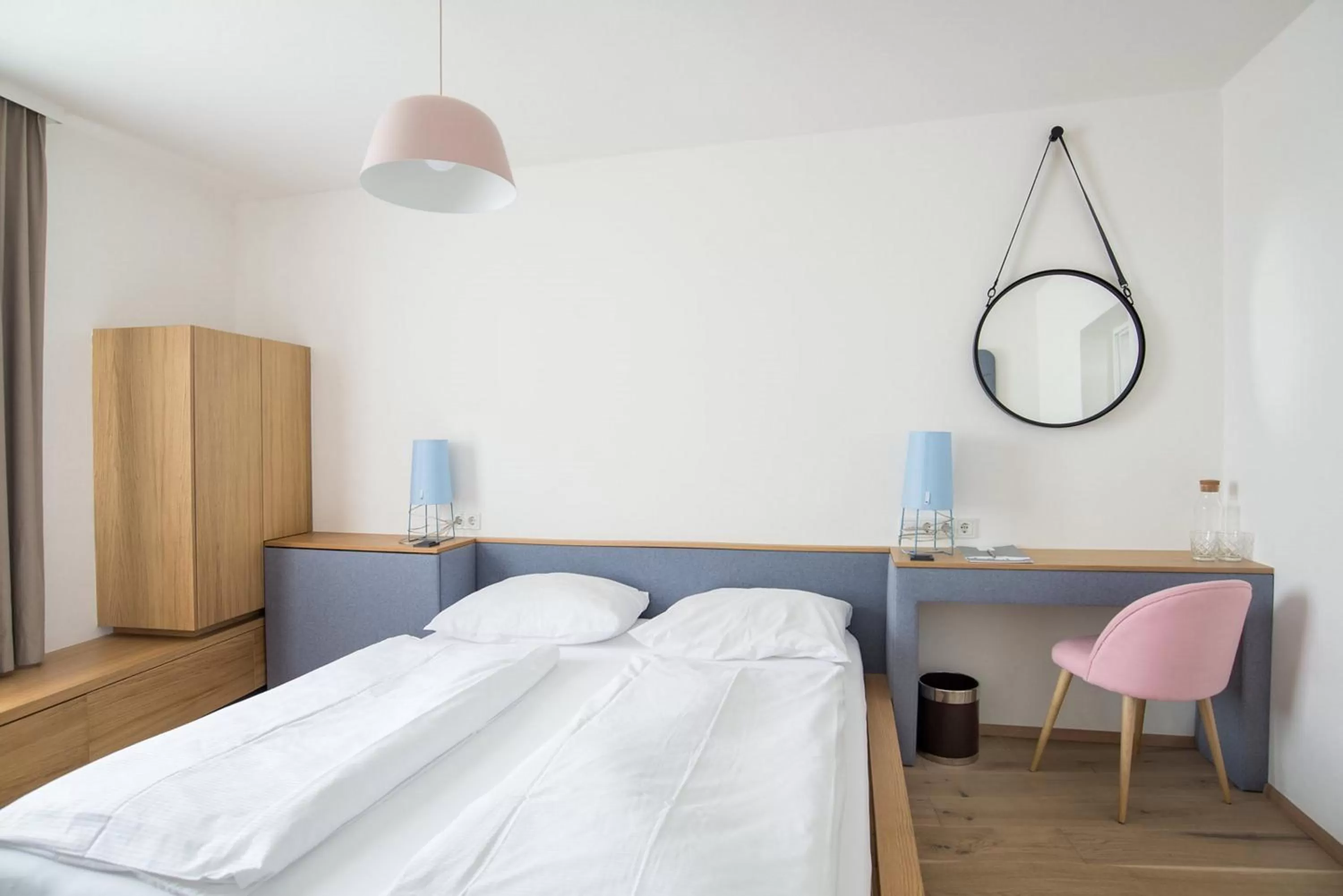 Photo of the whole room, Bed in Altstadthotel Weisse Taube